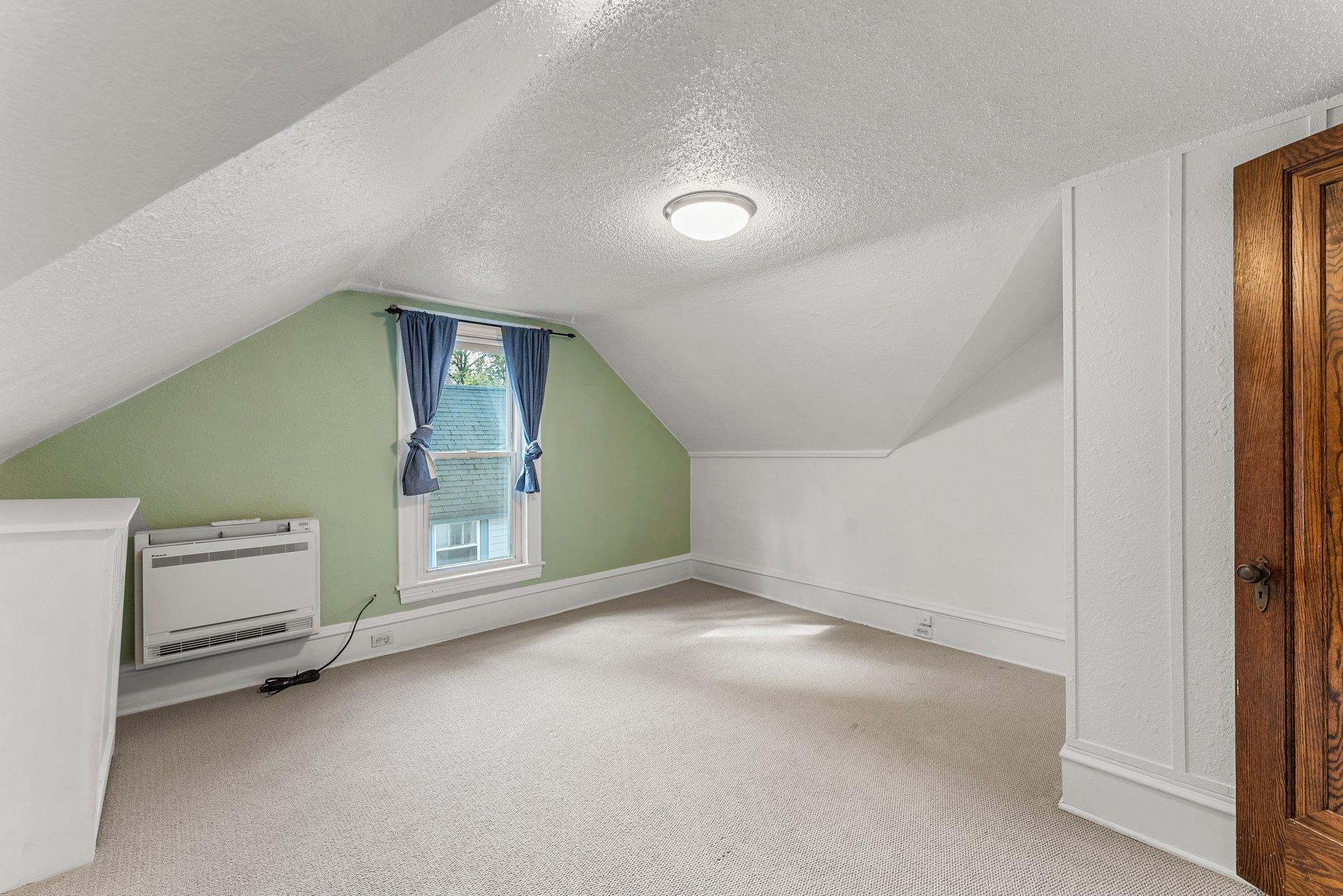 2533 Pierce Street NE