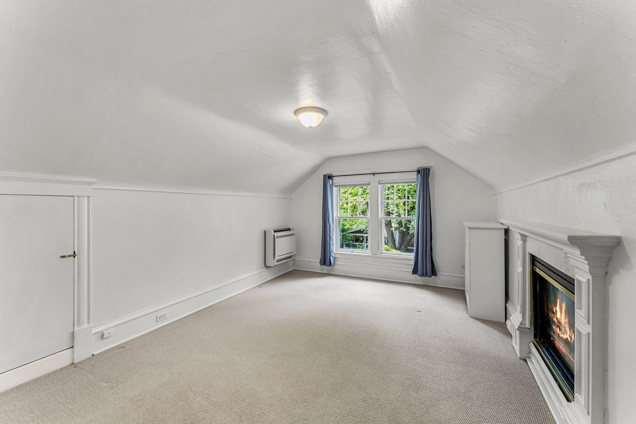 2533 Pierce Street NE