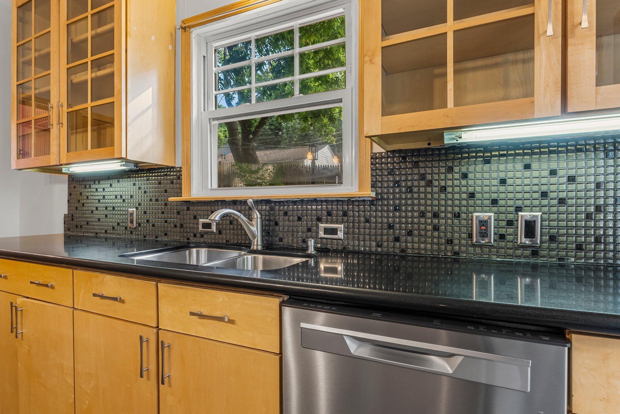 2533 Pierce Street NE