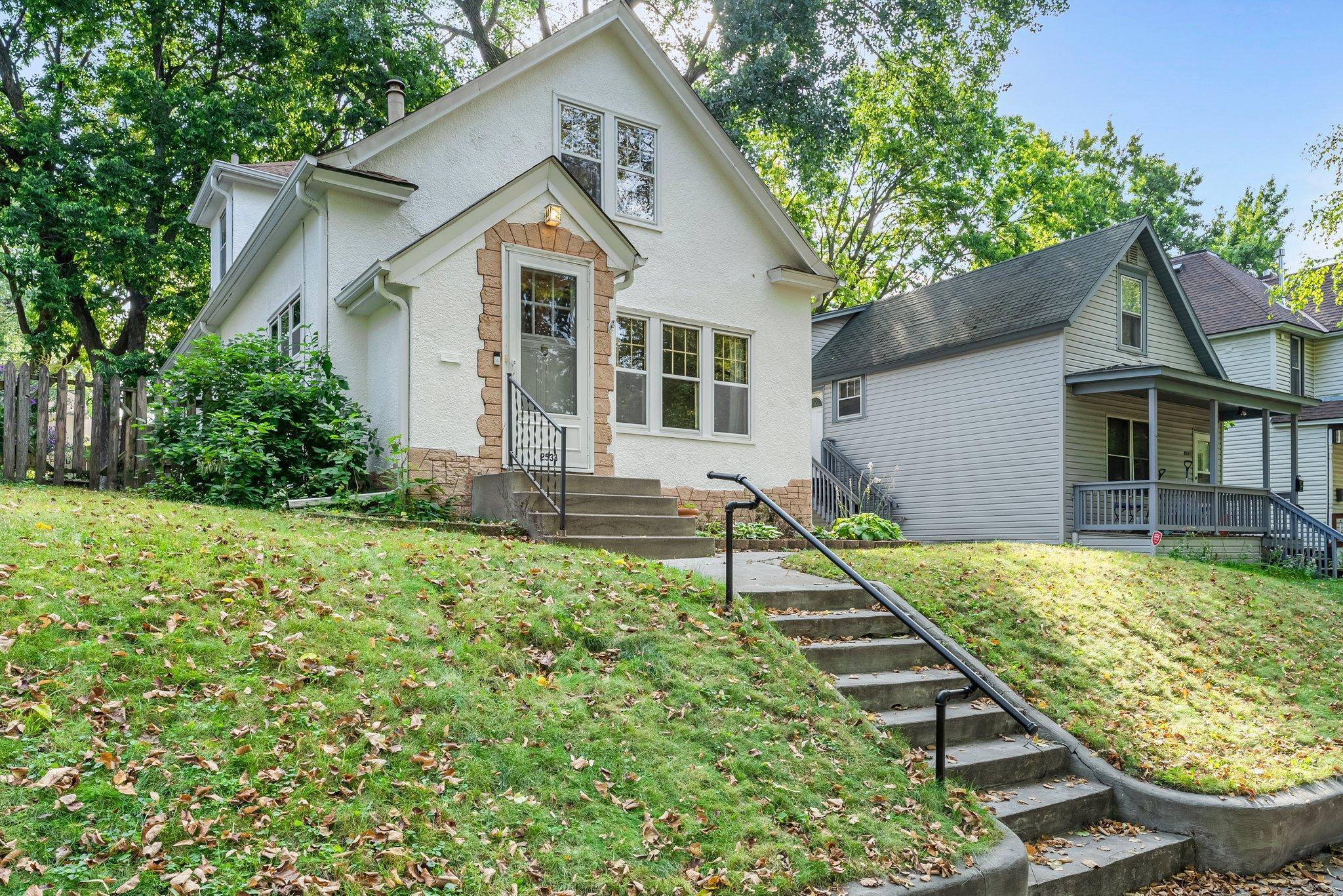 2533 Pierce Street NE