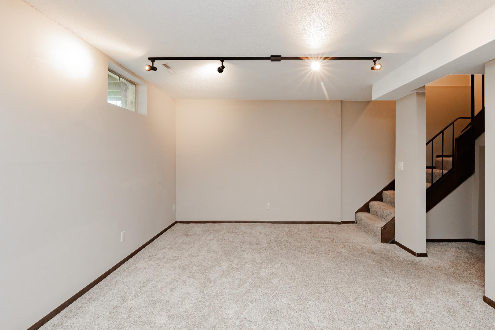 1921 Emerson Avenue S