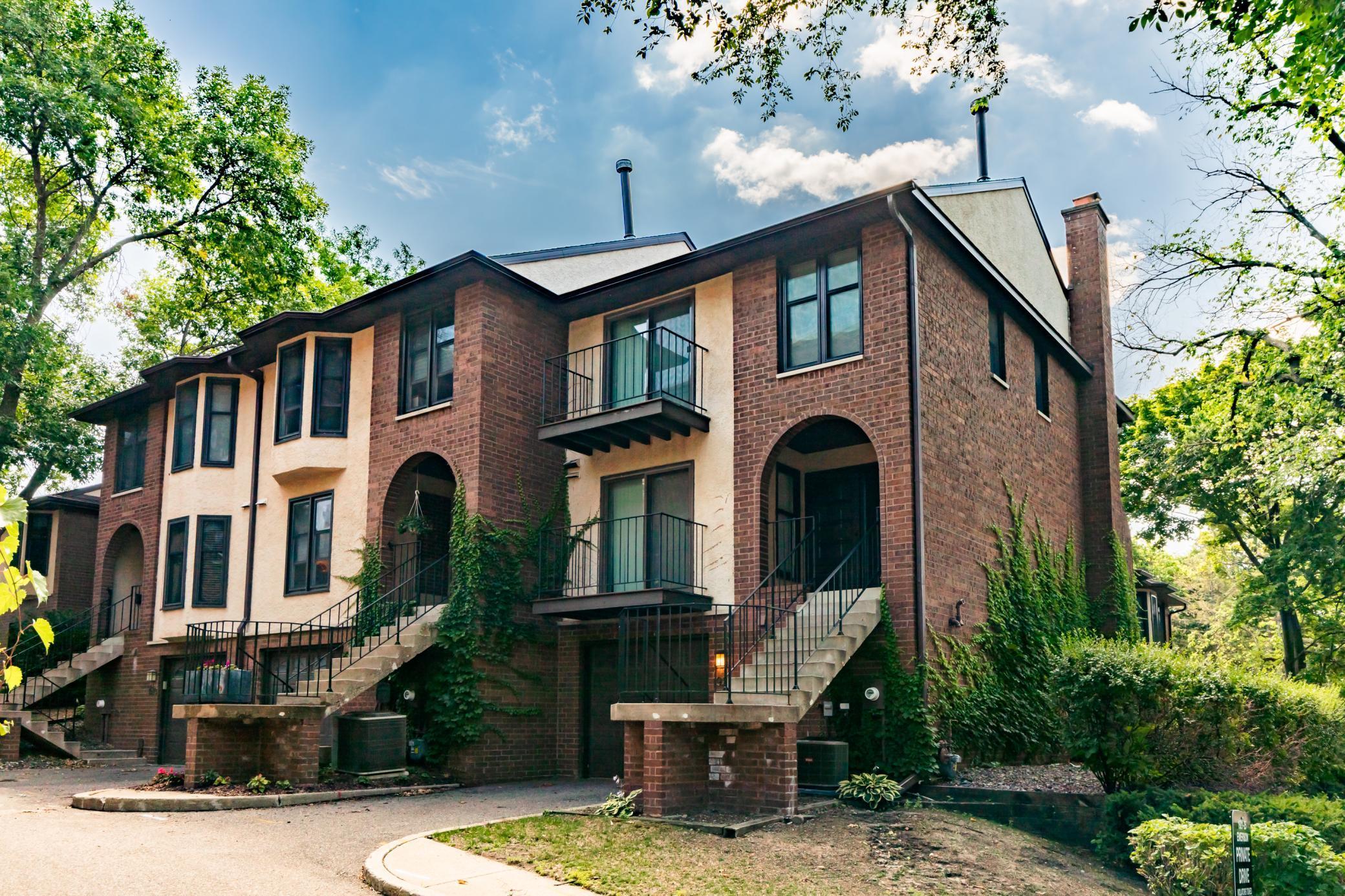 1921 Emerson Avenue S