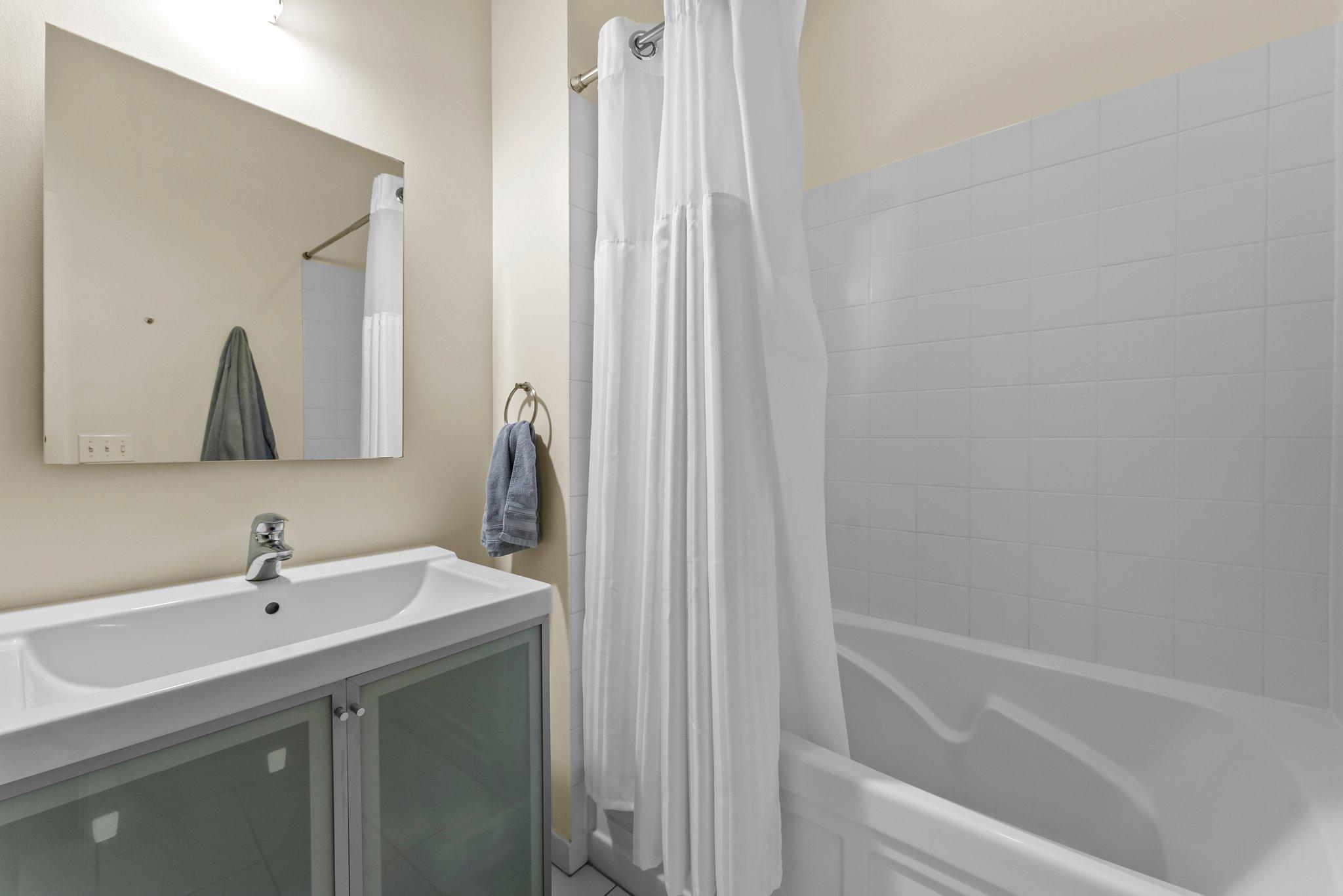 490 N Temperance Street Unit: 204