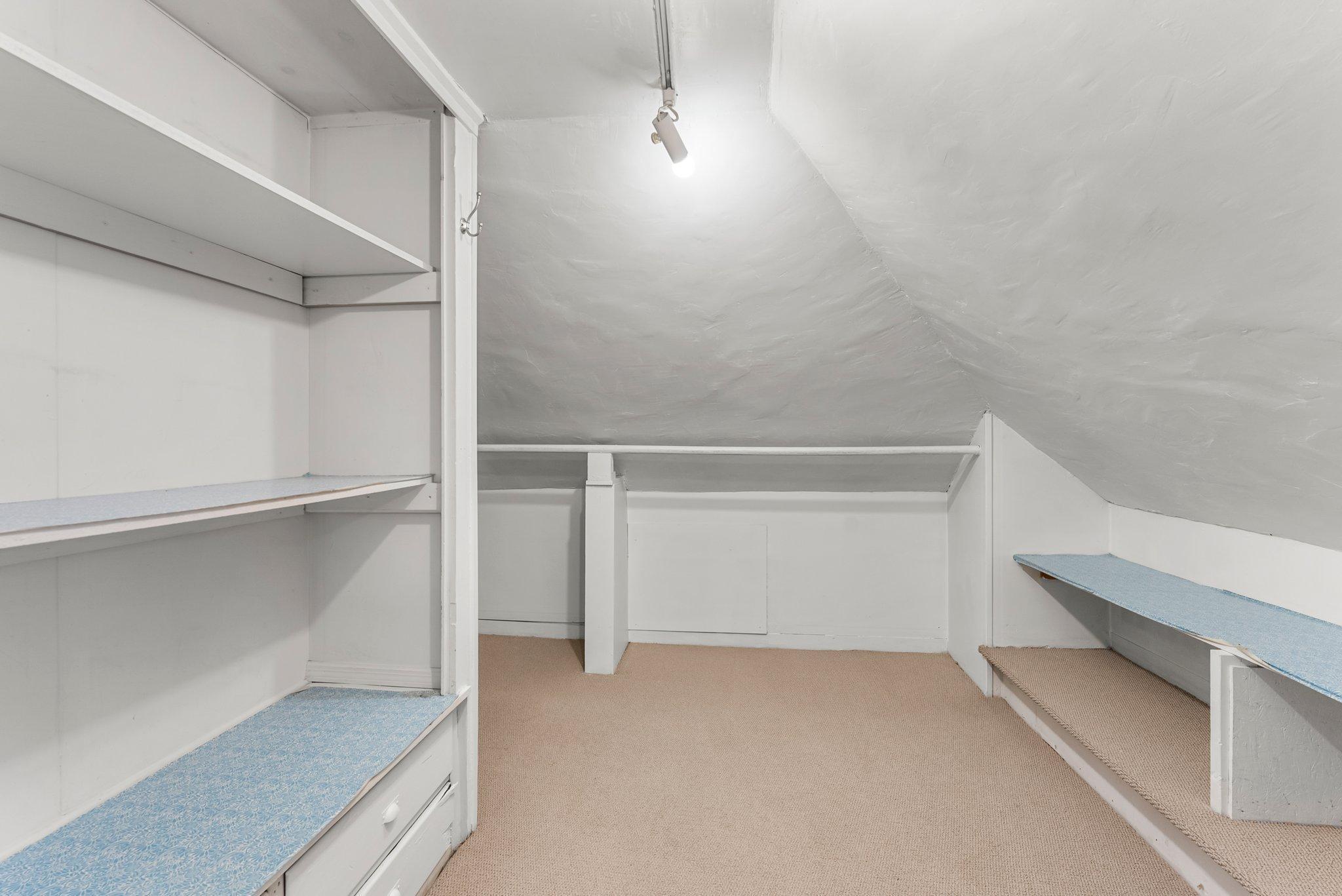 2533 Pierce Street NE