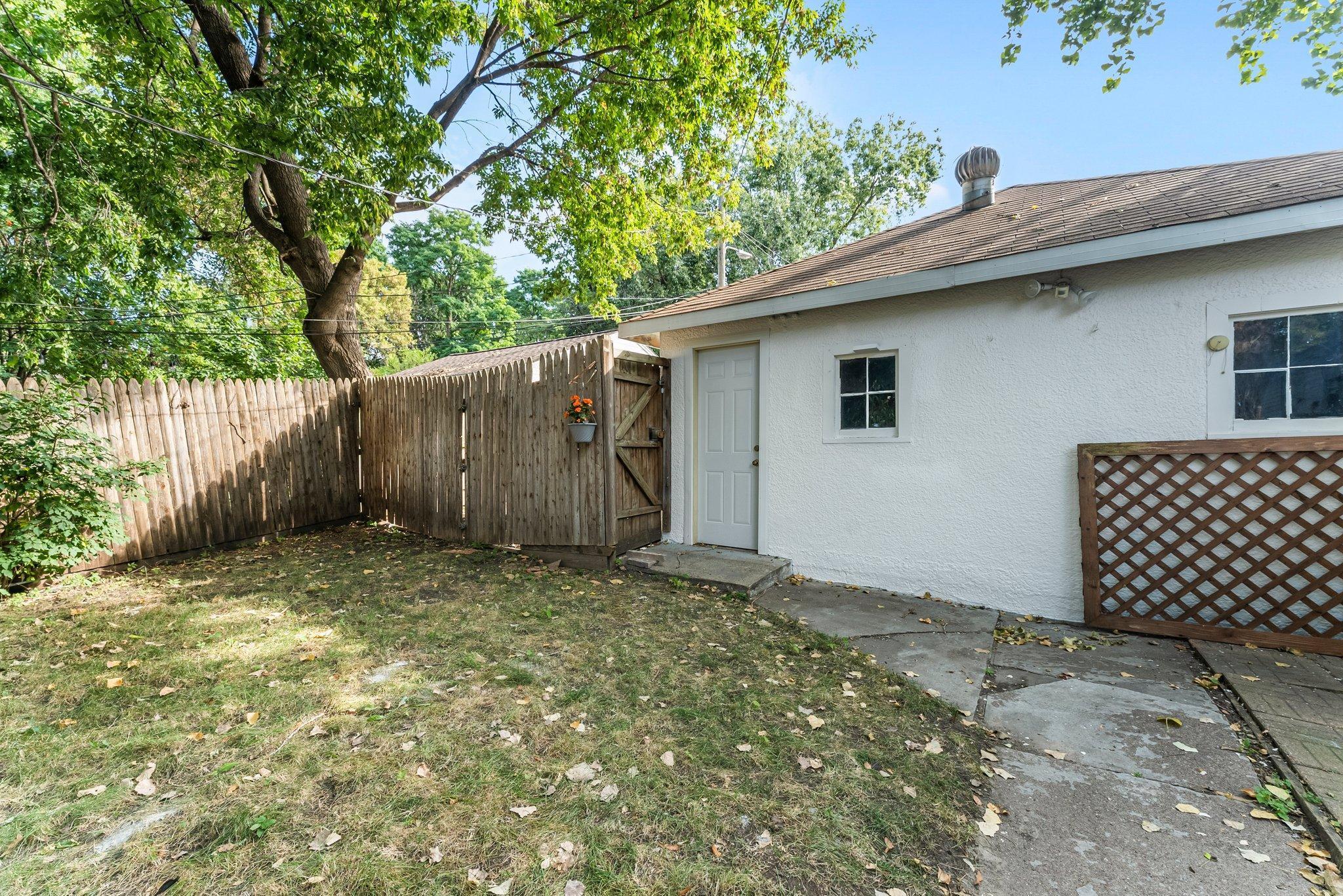 2533 Pierce Street NE