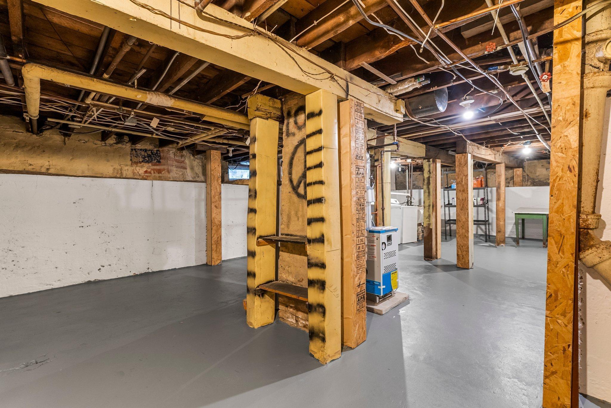 2533 Pierce Street NE