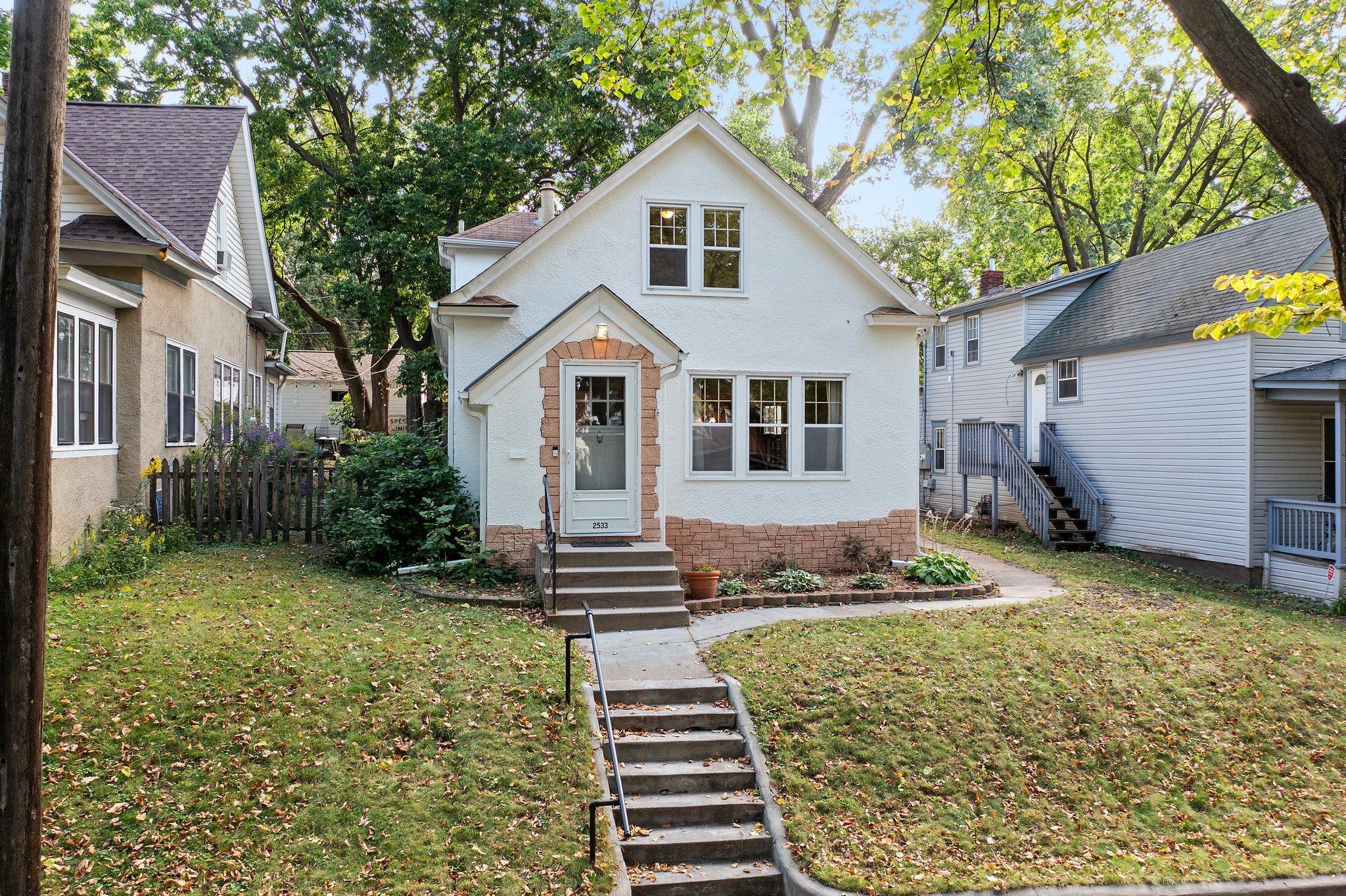 2533 Pierce Street NE