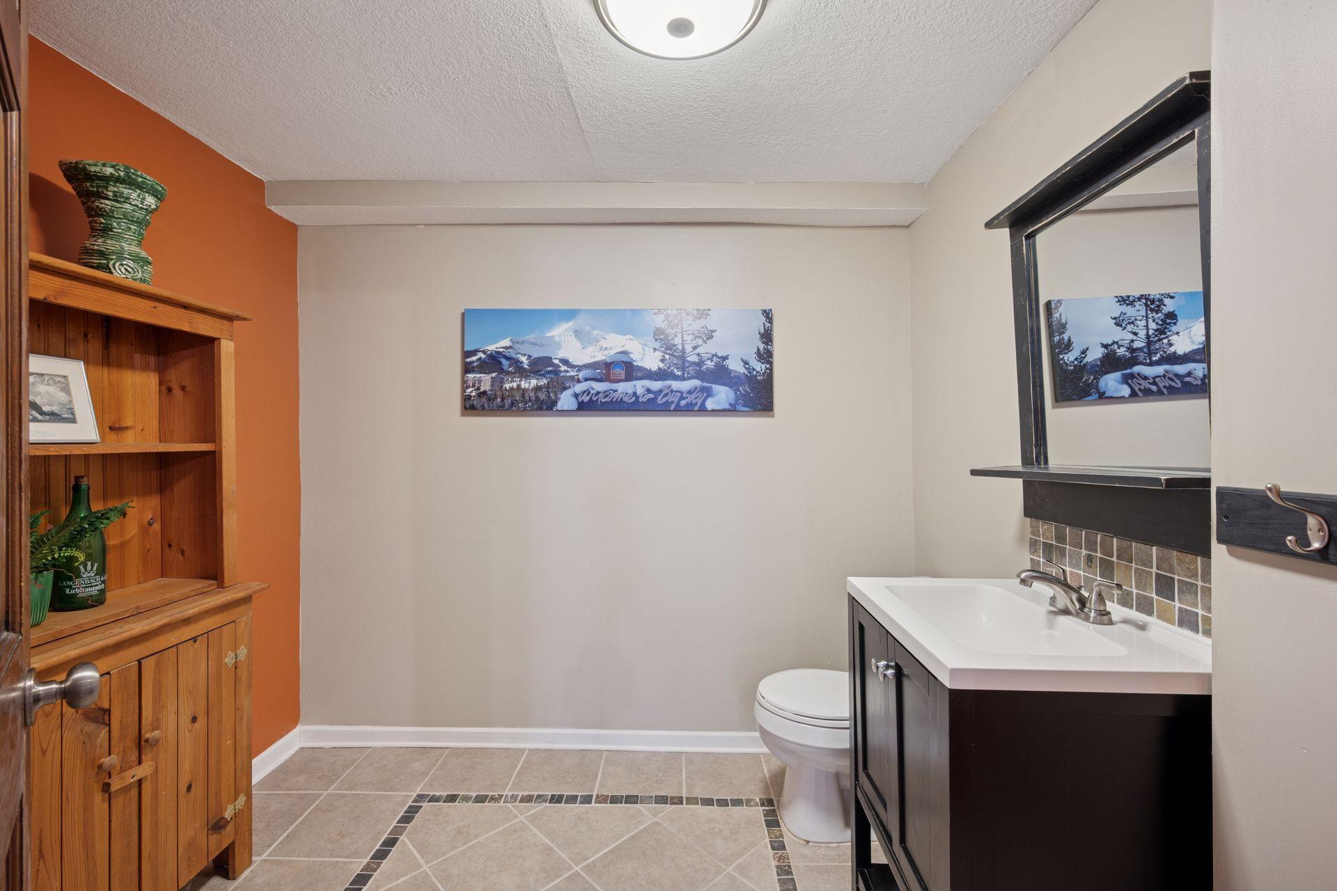 2500 Urbandale Lane N