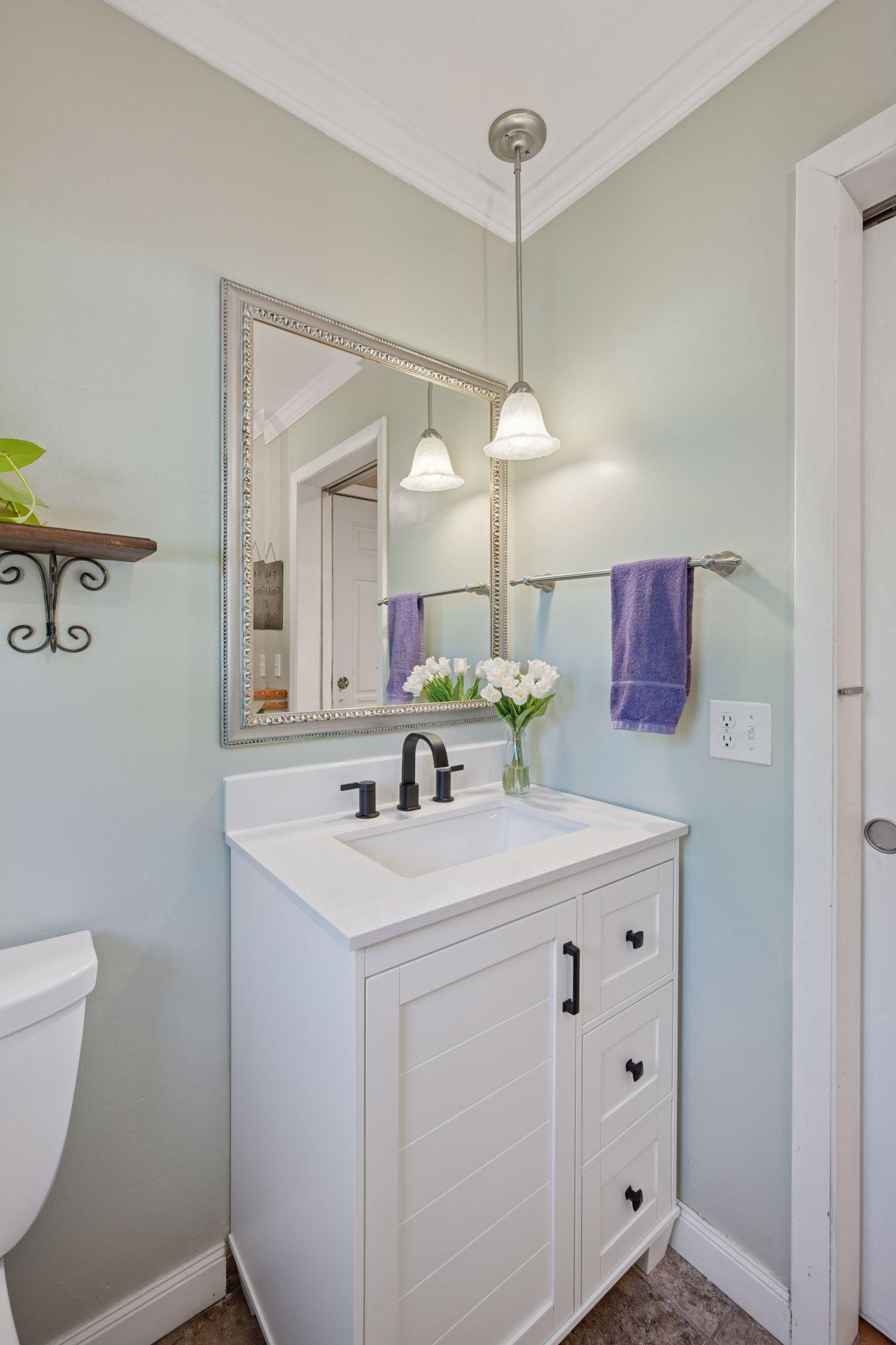 2500 Urbandale Lane N