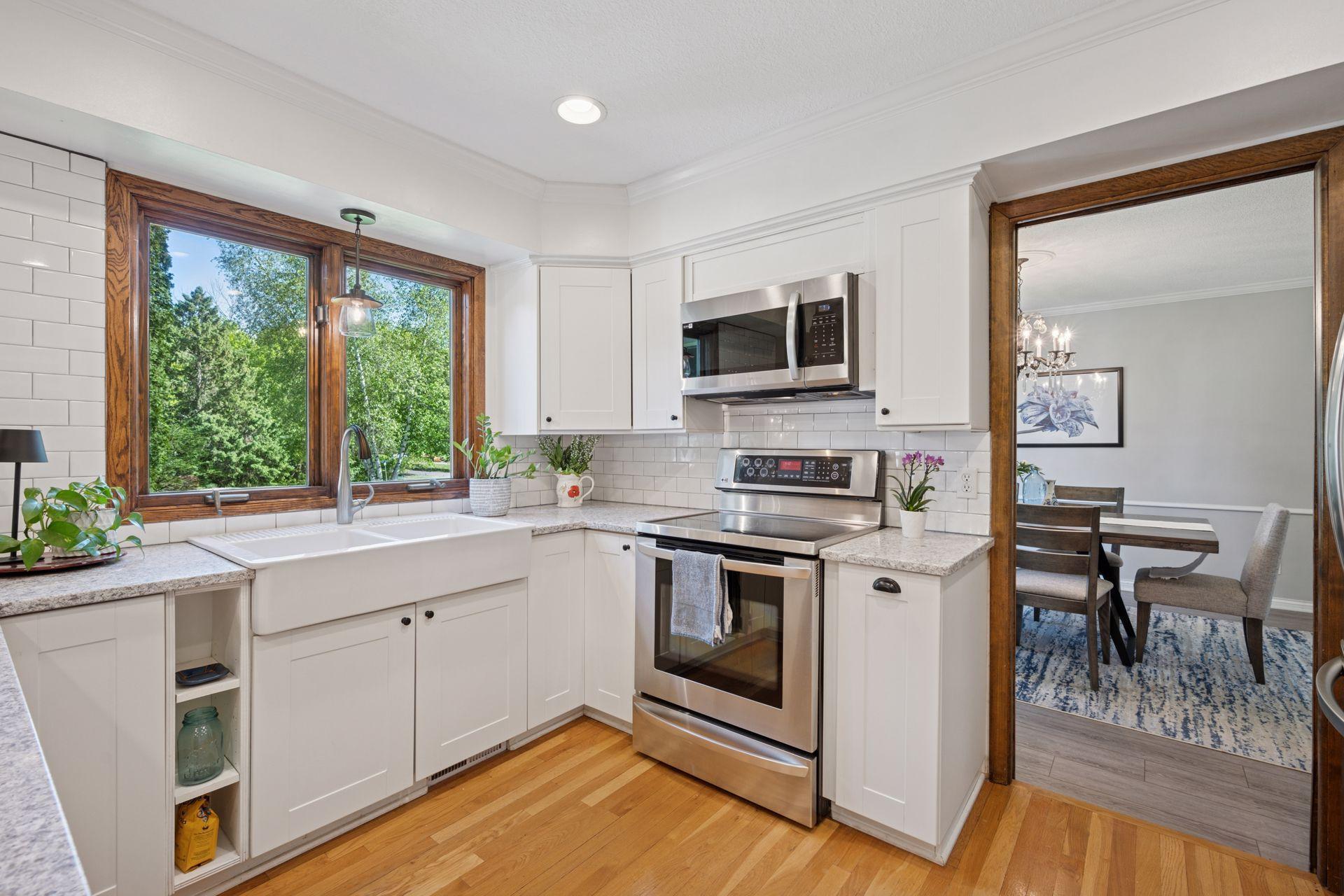 2500 Urbandale Lane N