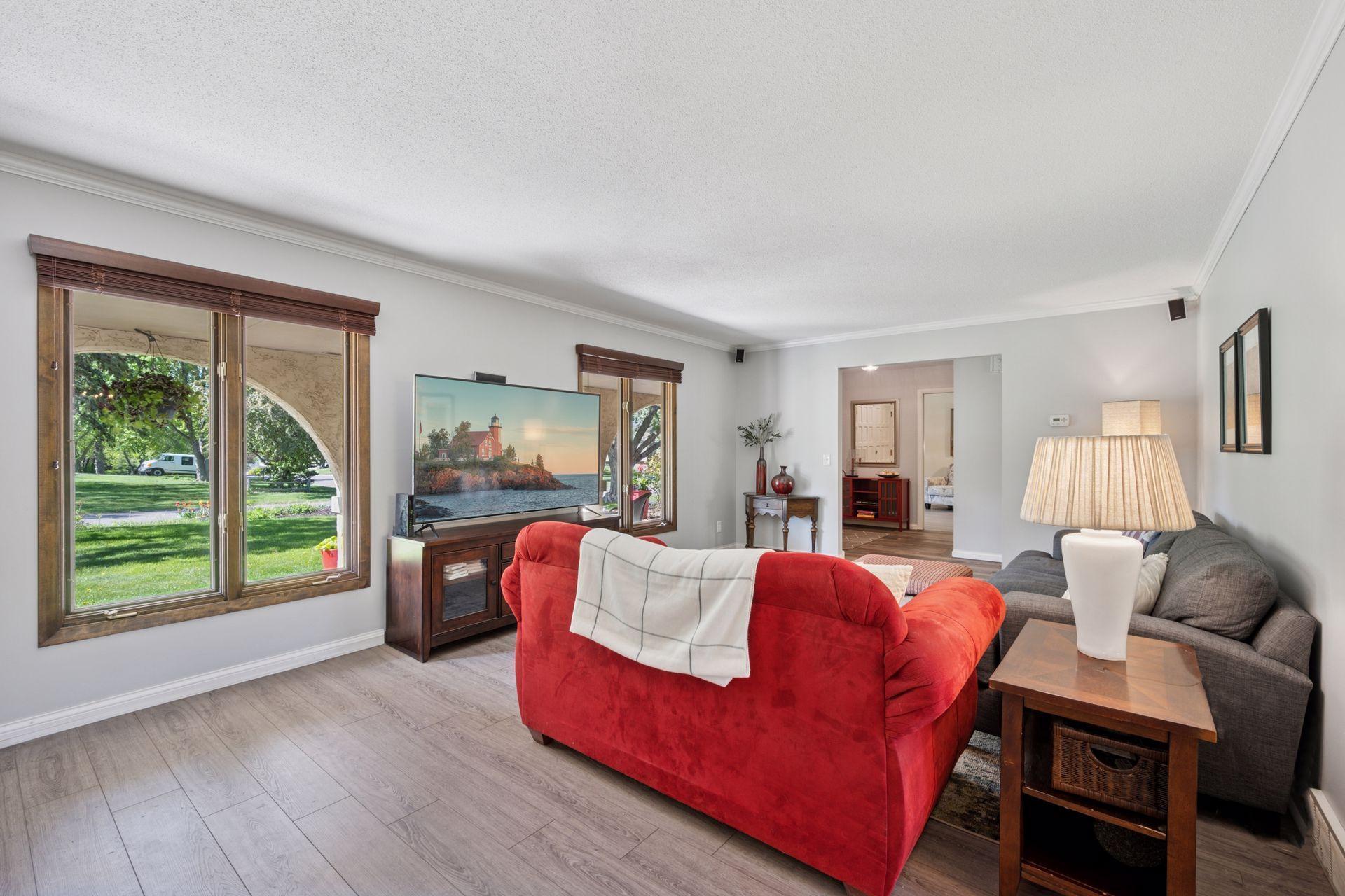 2500 Urbandale Lane N