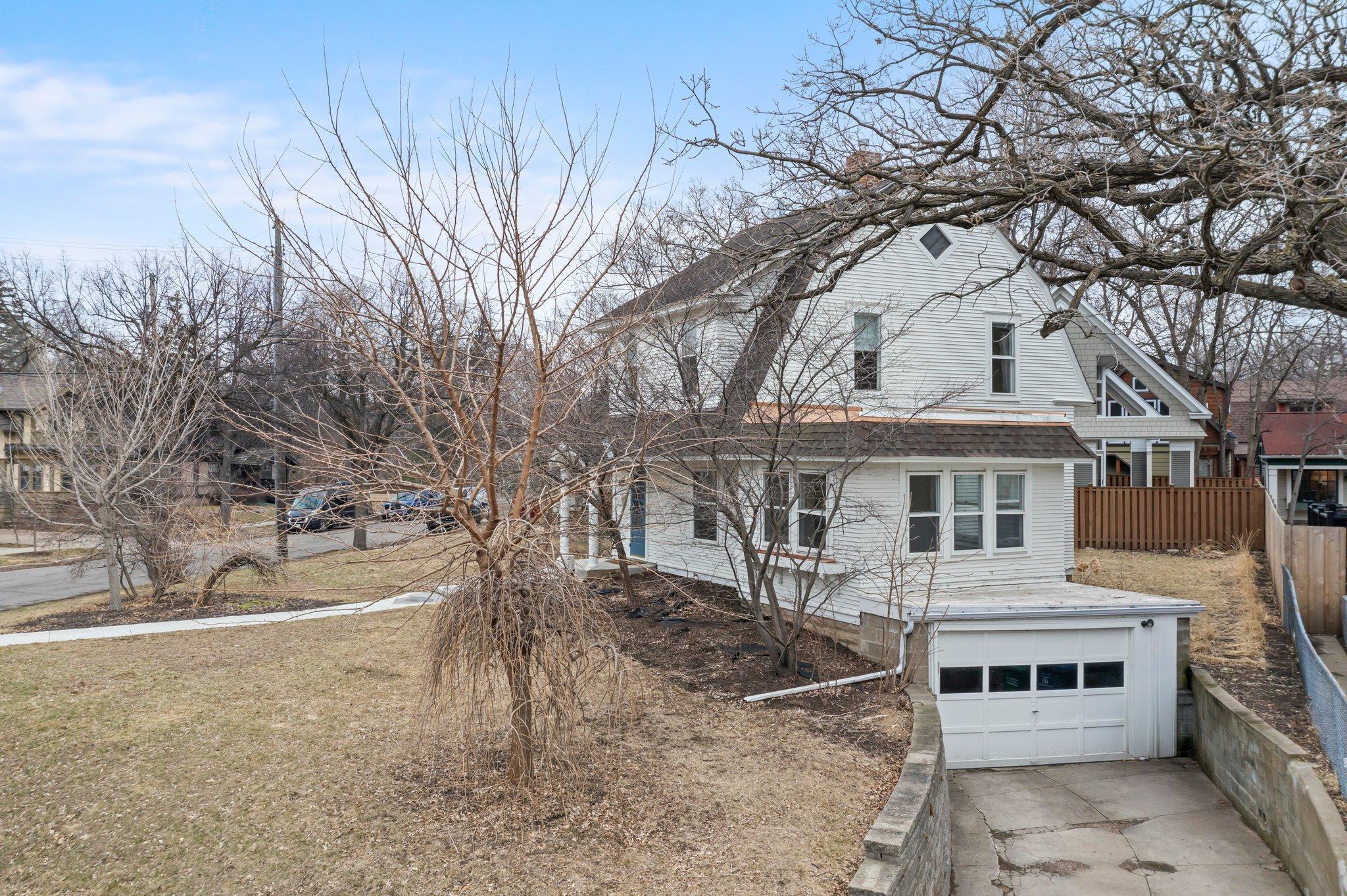 4001 Sheridan Avenue S