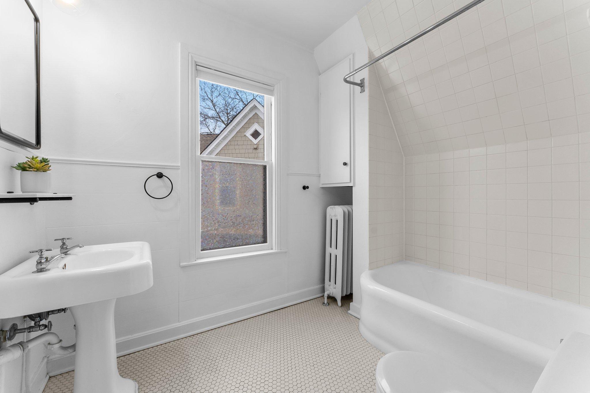 4001 Sheridan Avenue S