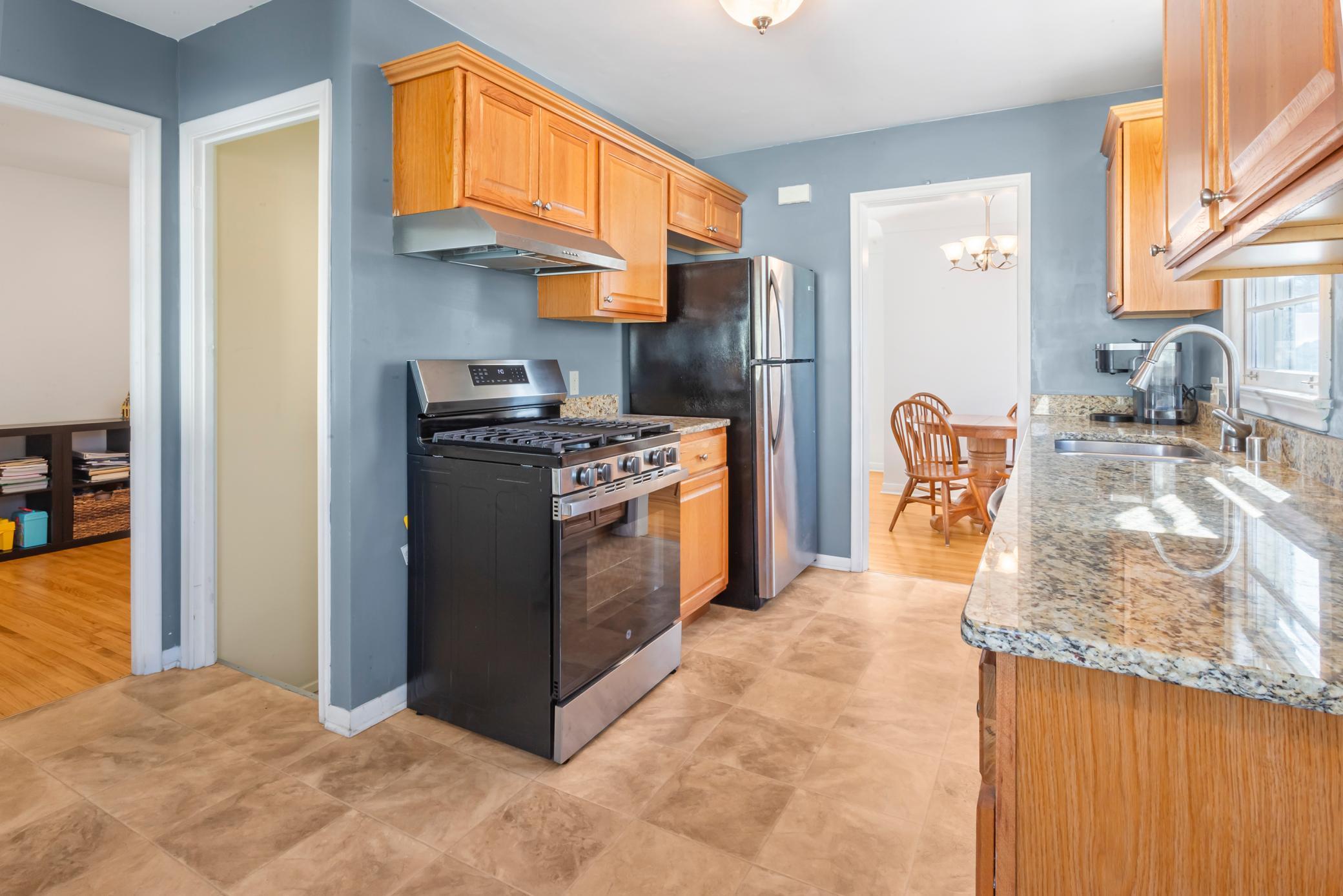 831 California Avenue W