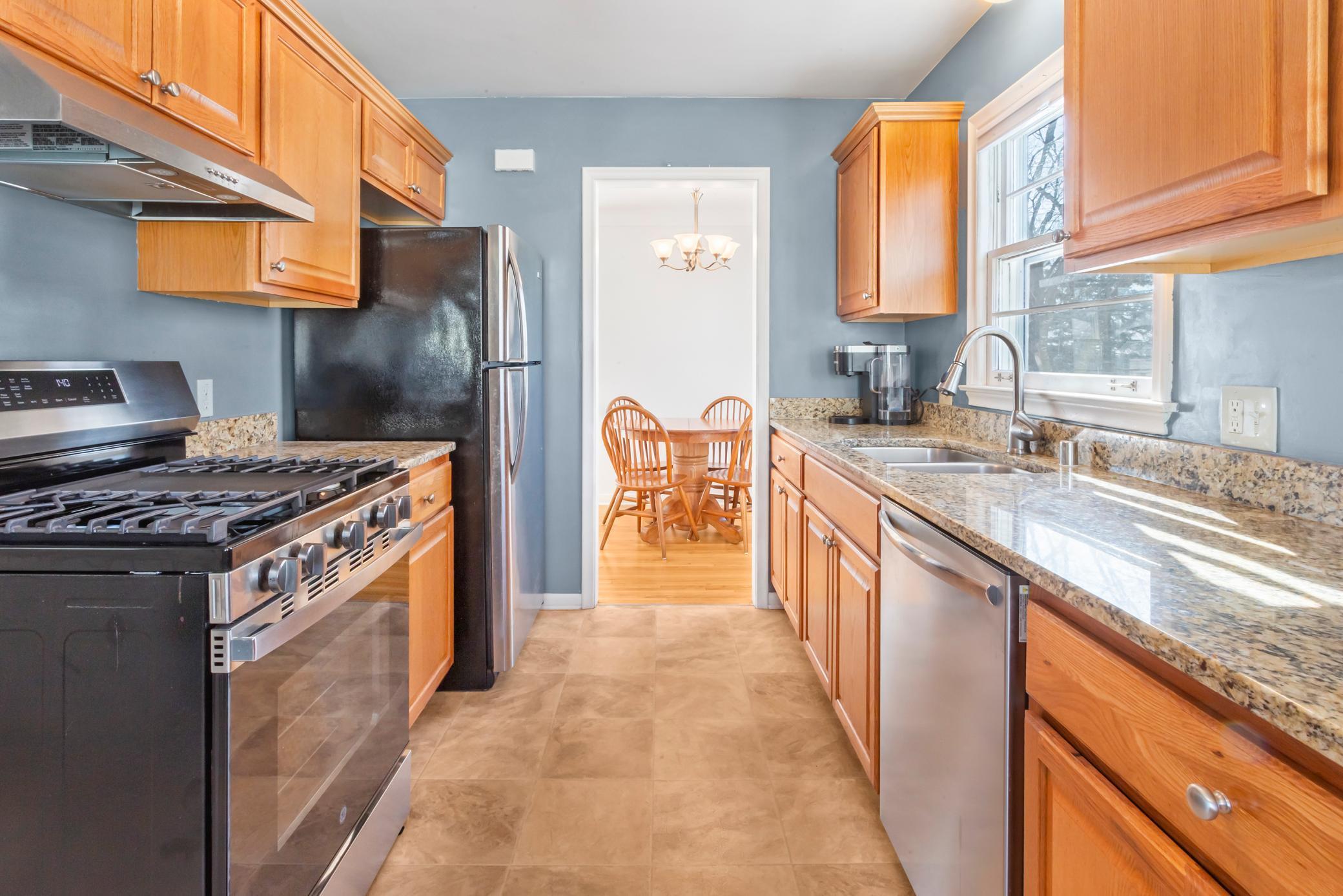 831 California Avenue W