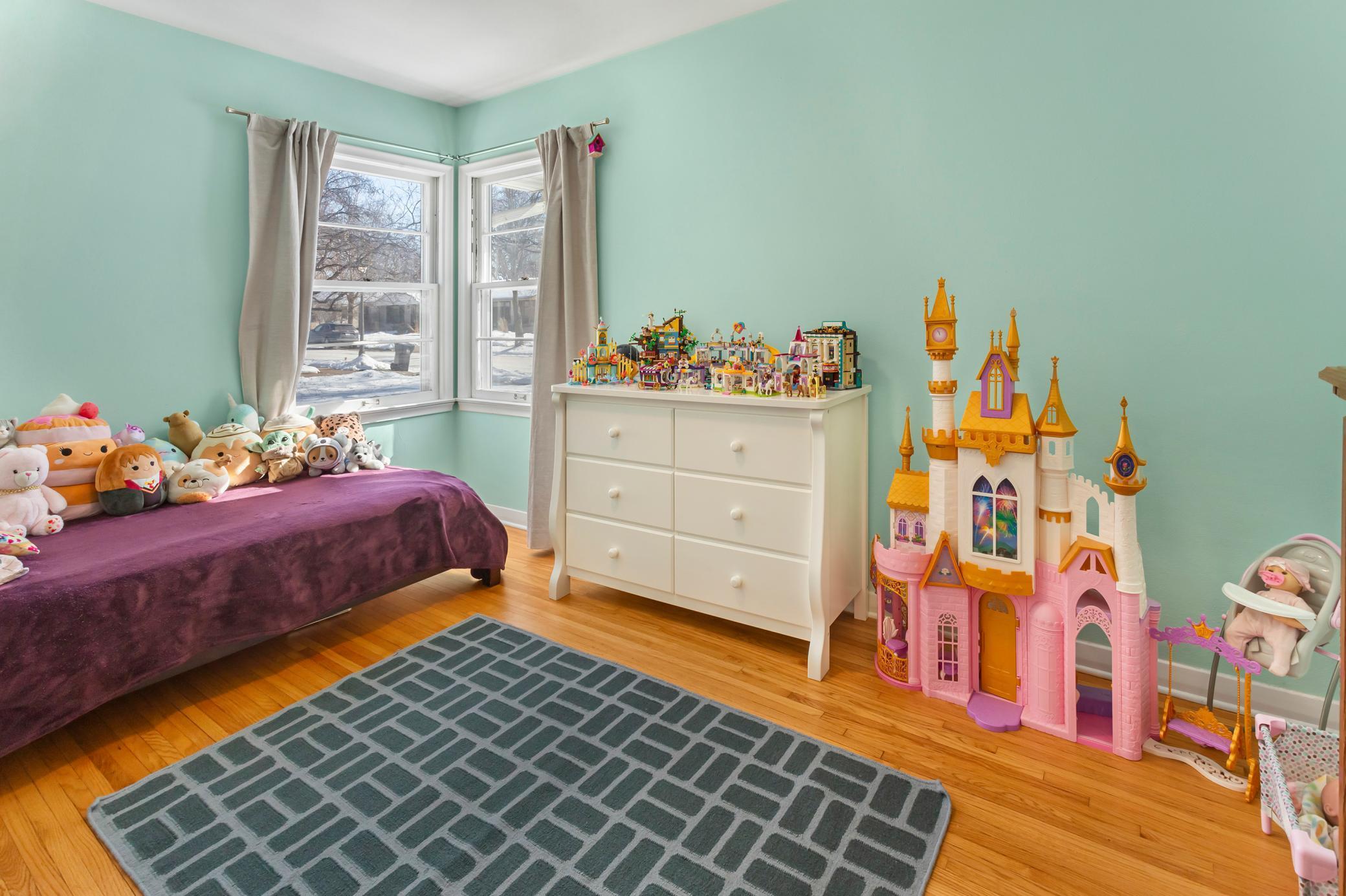 831 California Avenue W