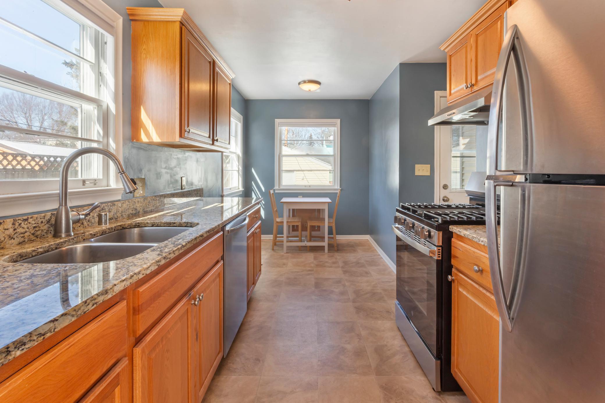 831 California Avenue W