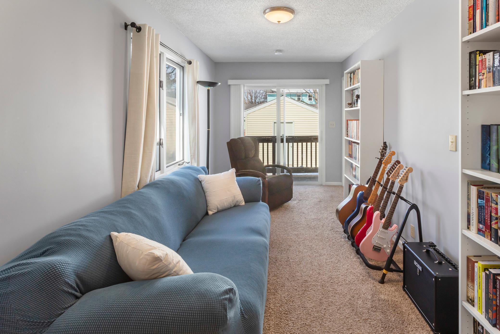 831 California Avenue W