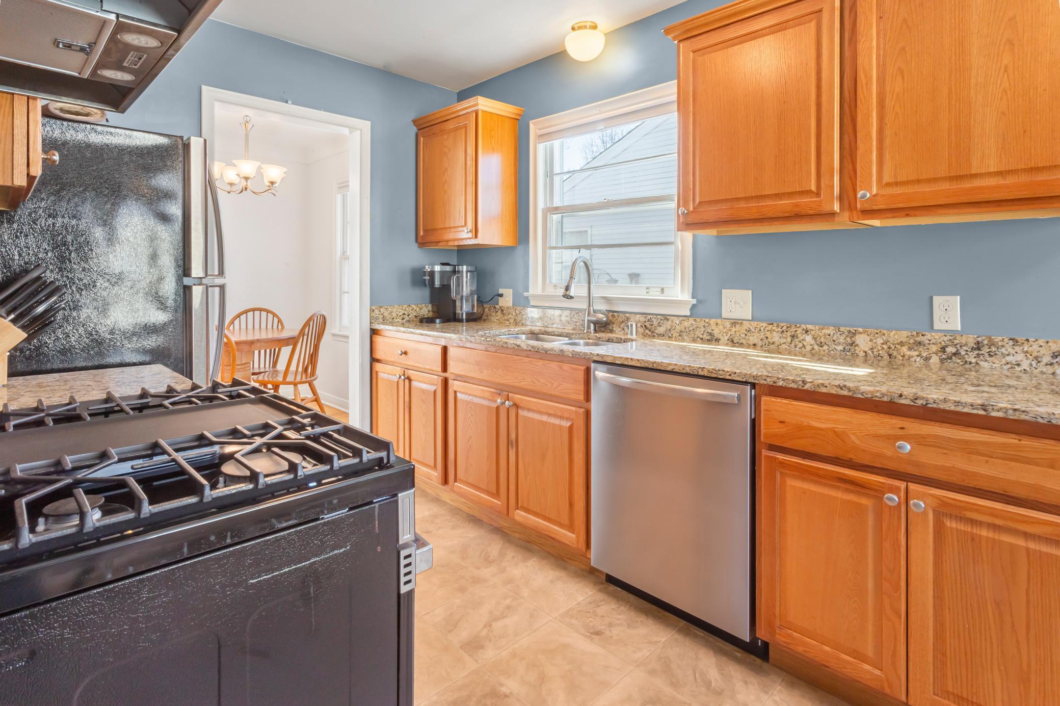 831 California Avenue W