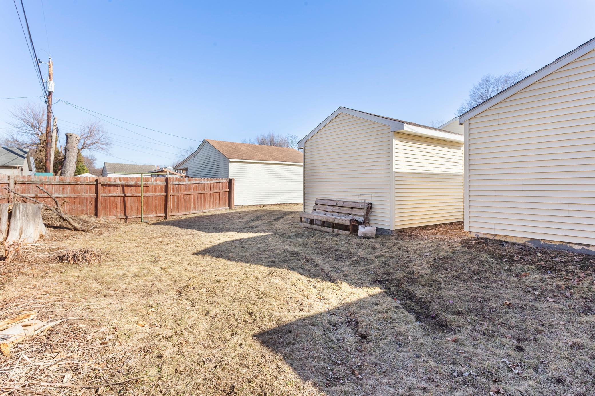 831 California Avenue W