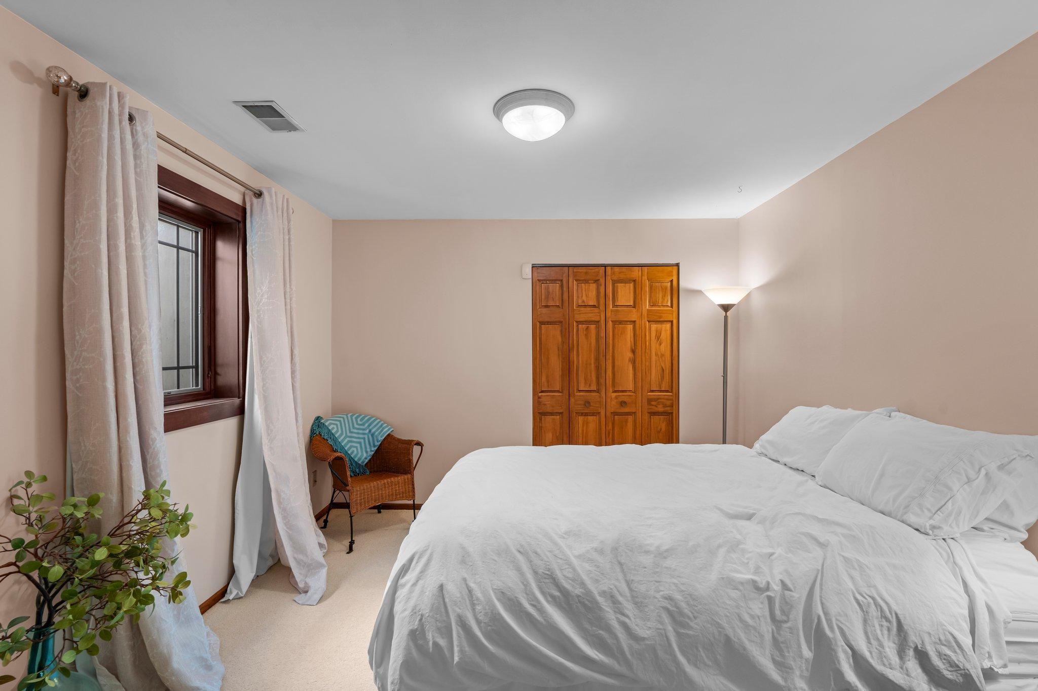 515 Harbor Court