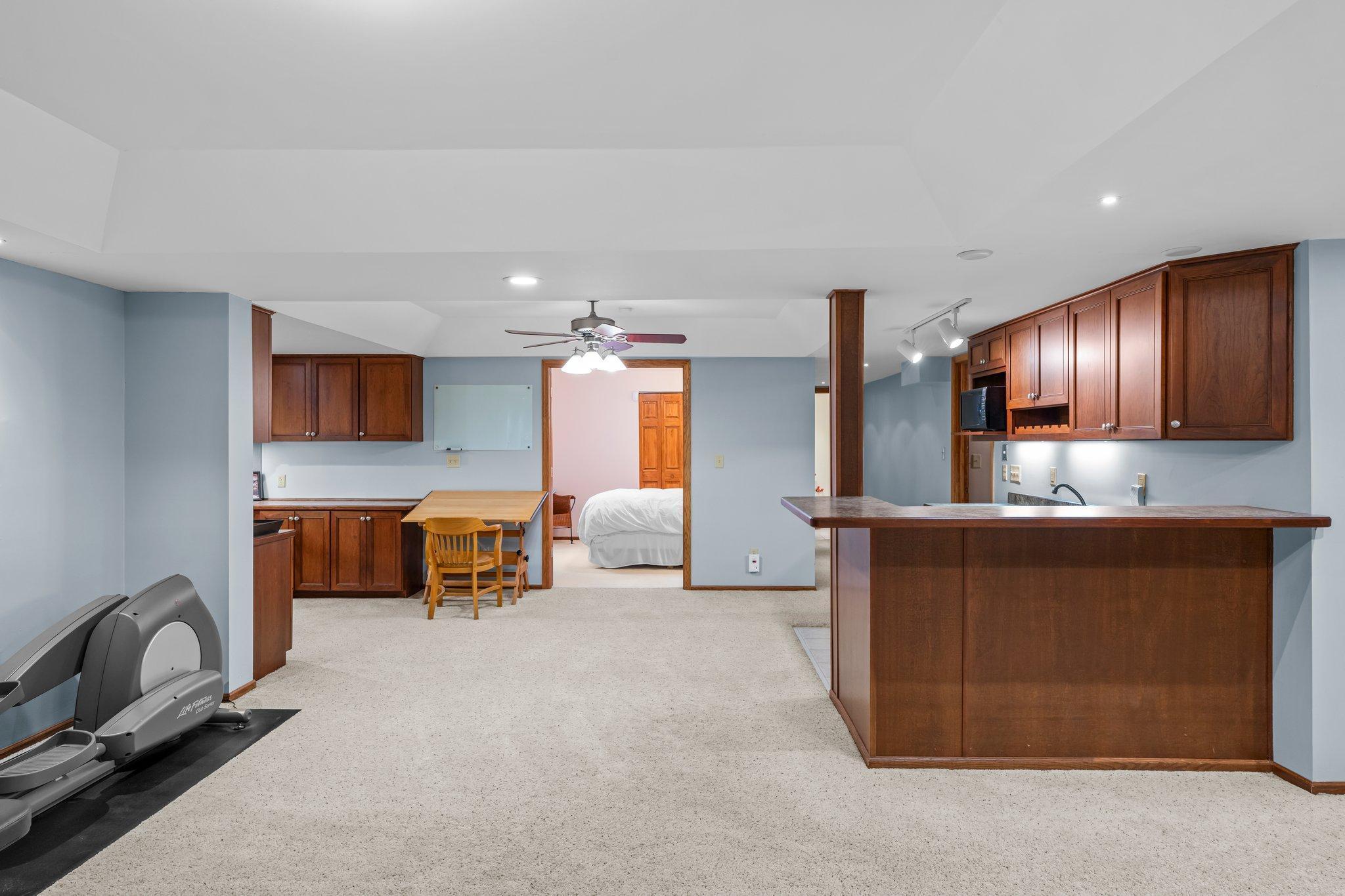 515 Harbor Court