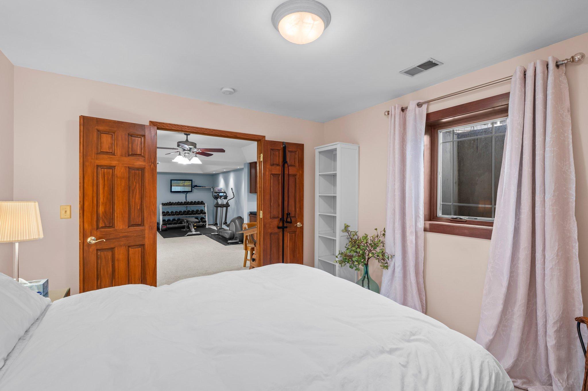 515 Harbor Court