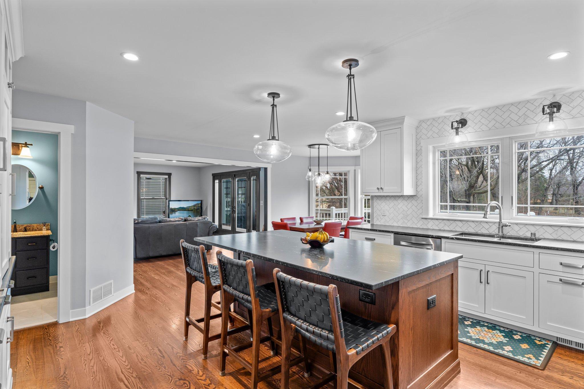 515 Harbor Court