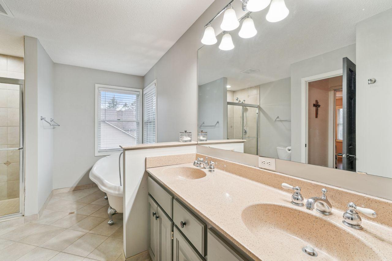 1910 Oak Glen Trail
