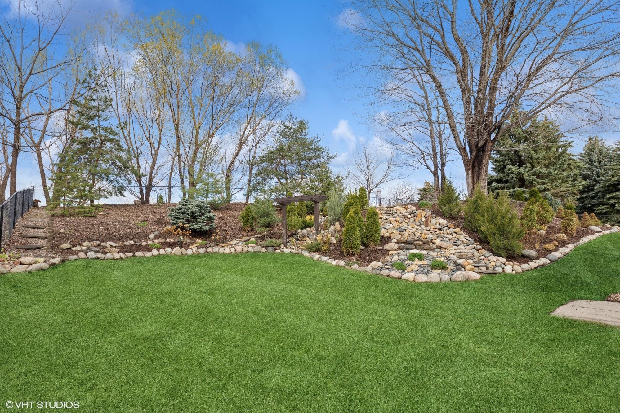 1475 W Pond Road