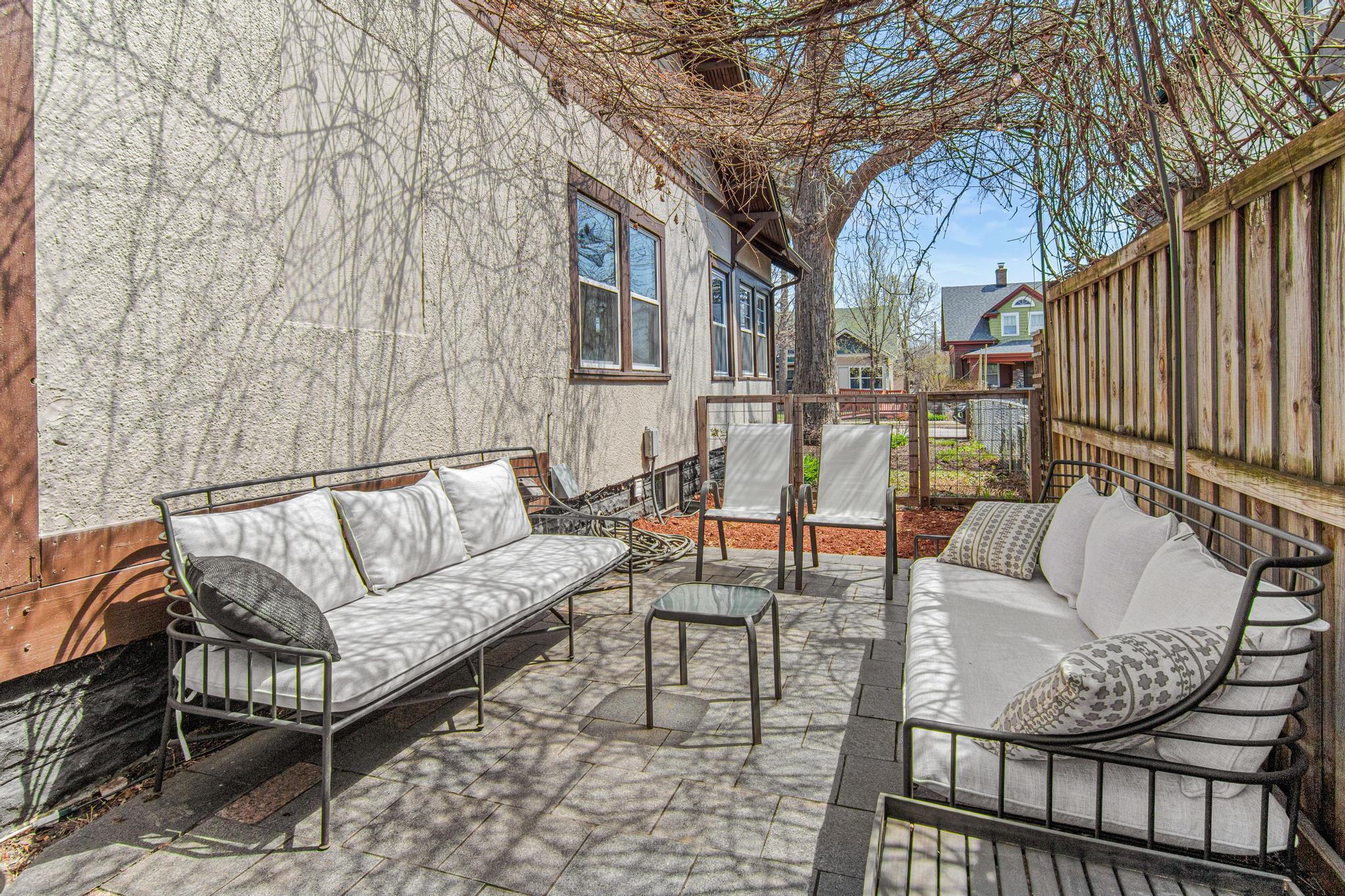 3848 Oakland Avenue