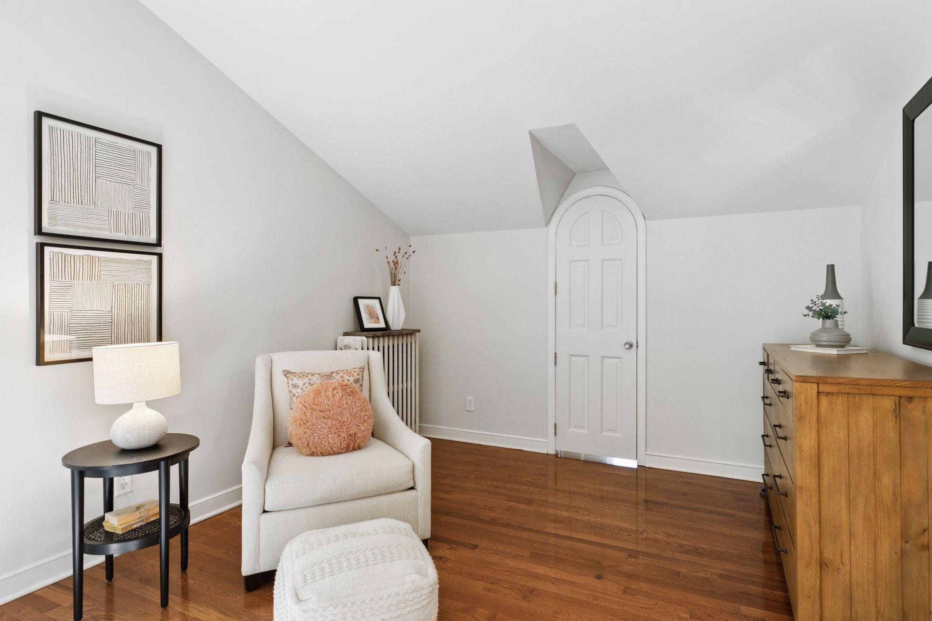 1215 Eleanor Avenue