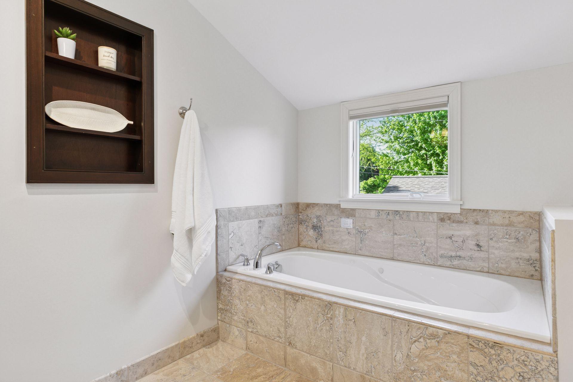 1215 Eleanor Avenue
