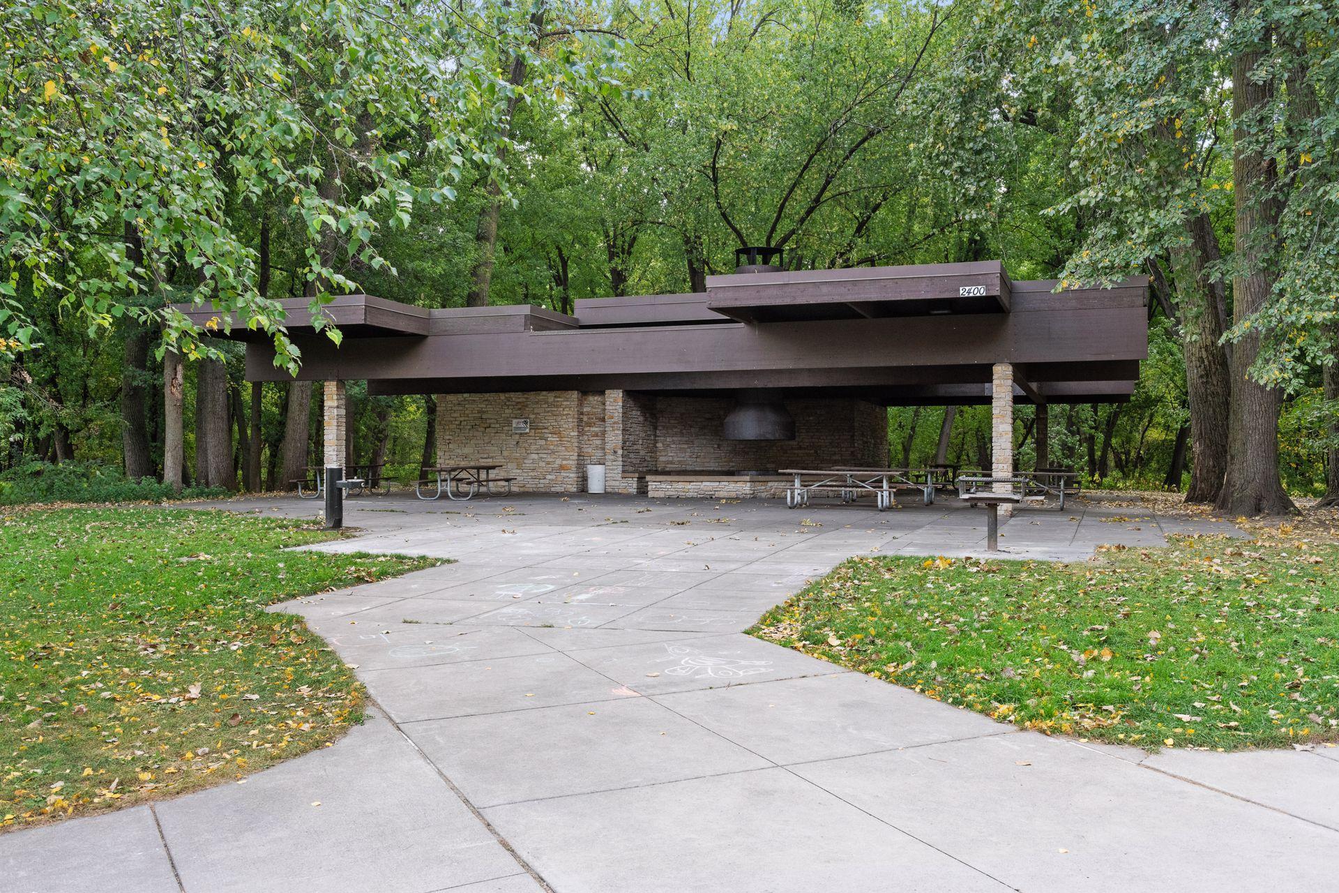 1215 Eleanor Avenue