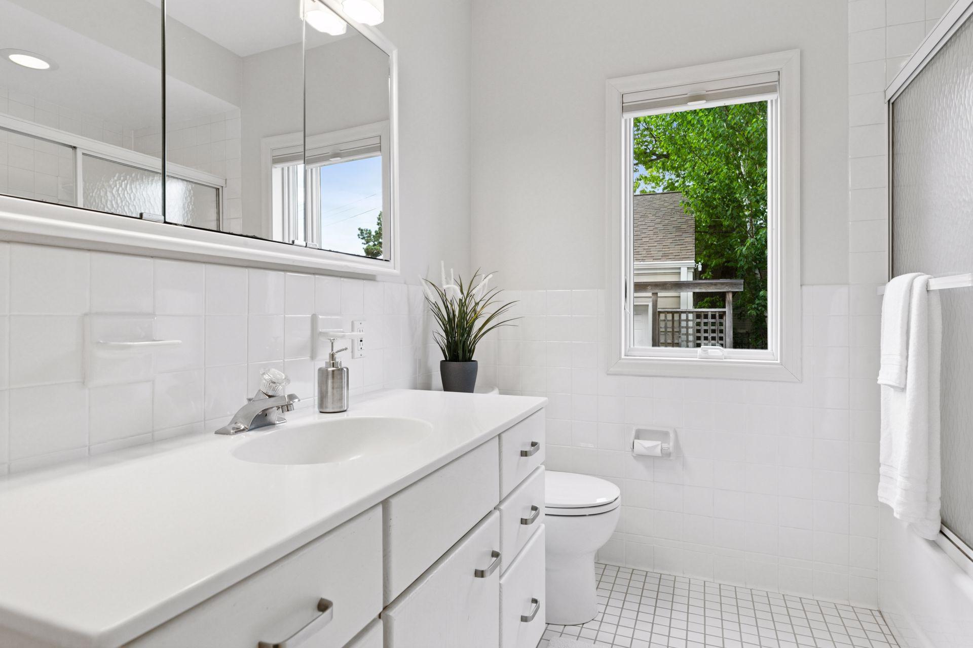 1215 Eleanor Avenue