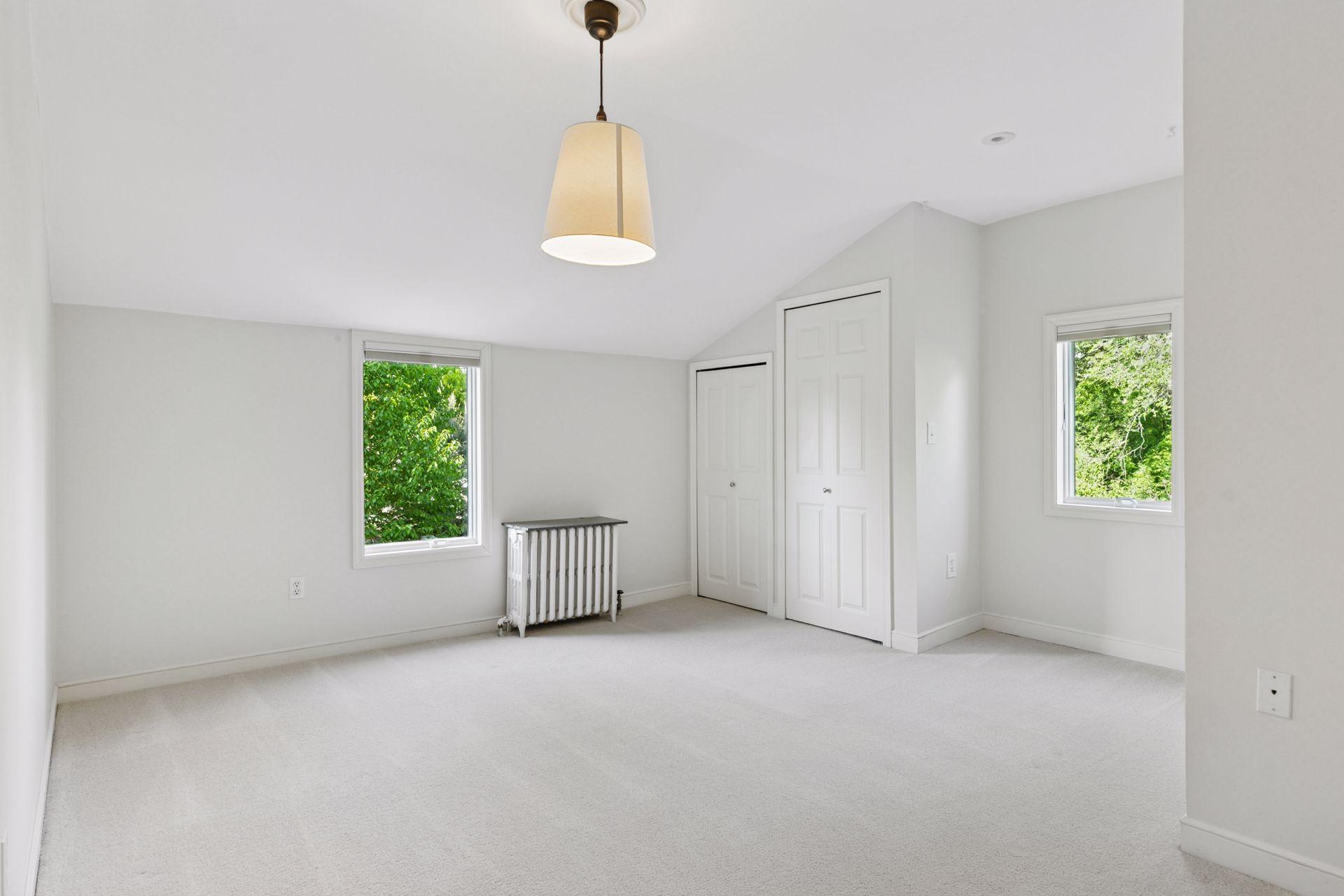 1215 Eleanor Avenue
