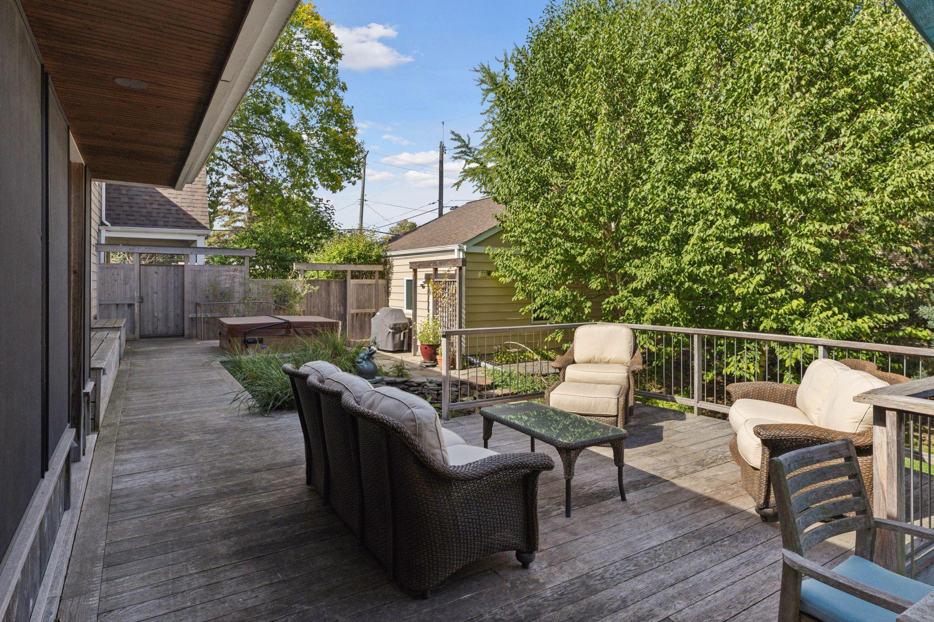 1215 Eleanor Avenue