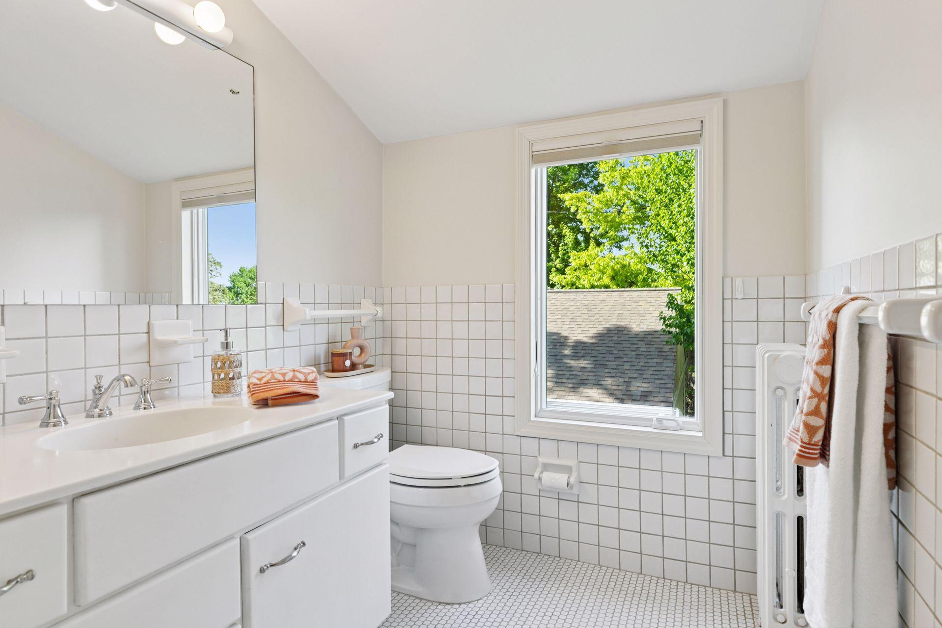 1215 Eleanor Avenue