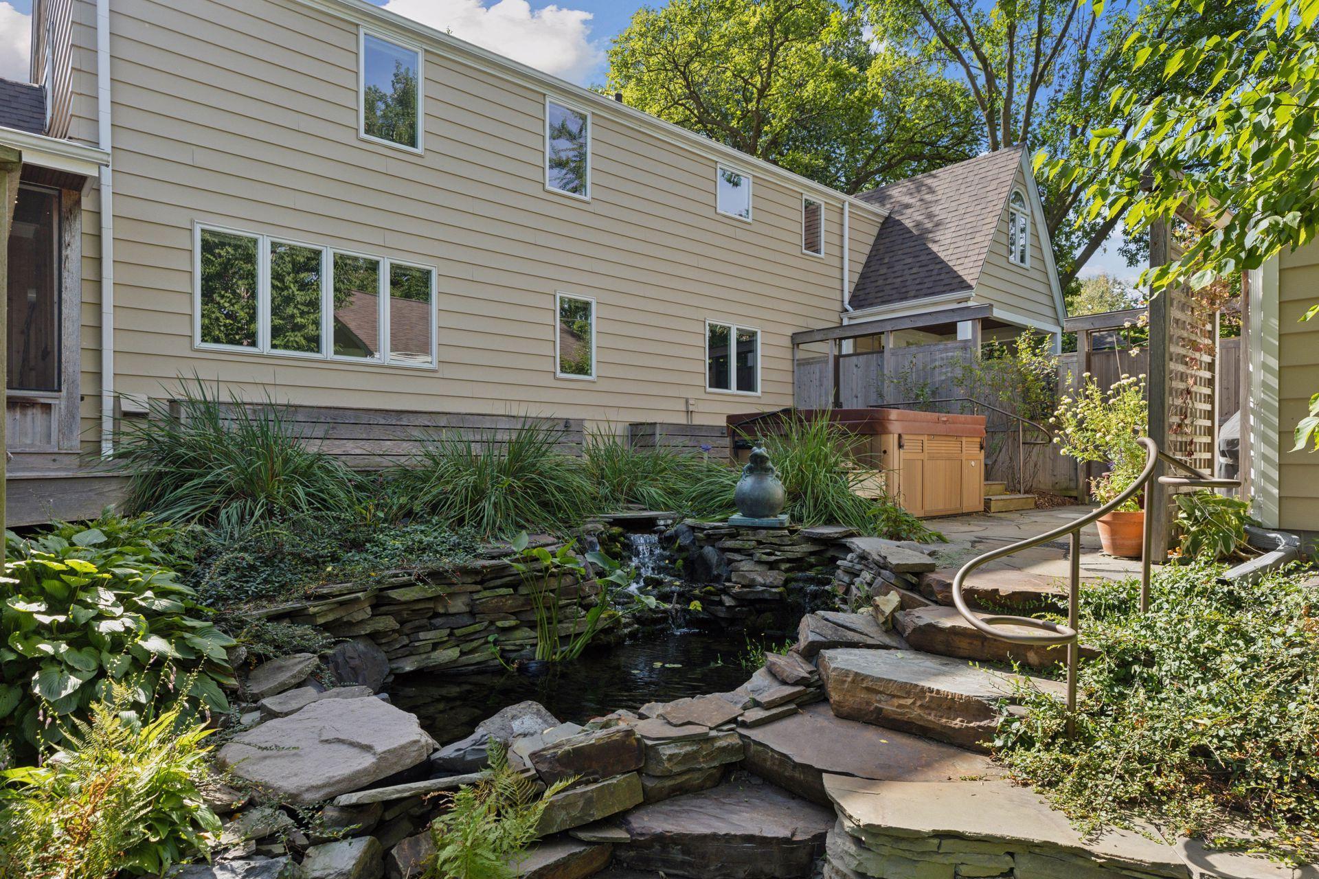 1215 Eleanor Avenue