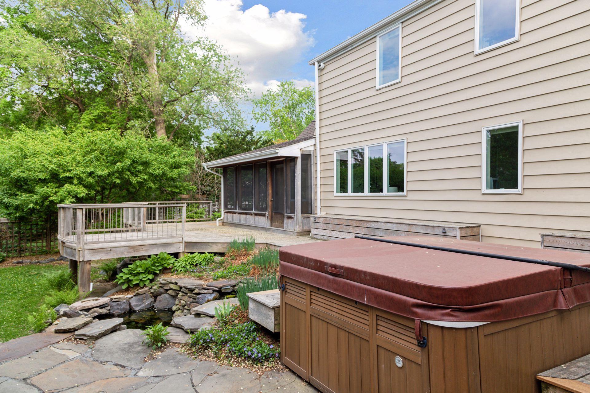 1215 Eleanor Avenue