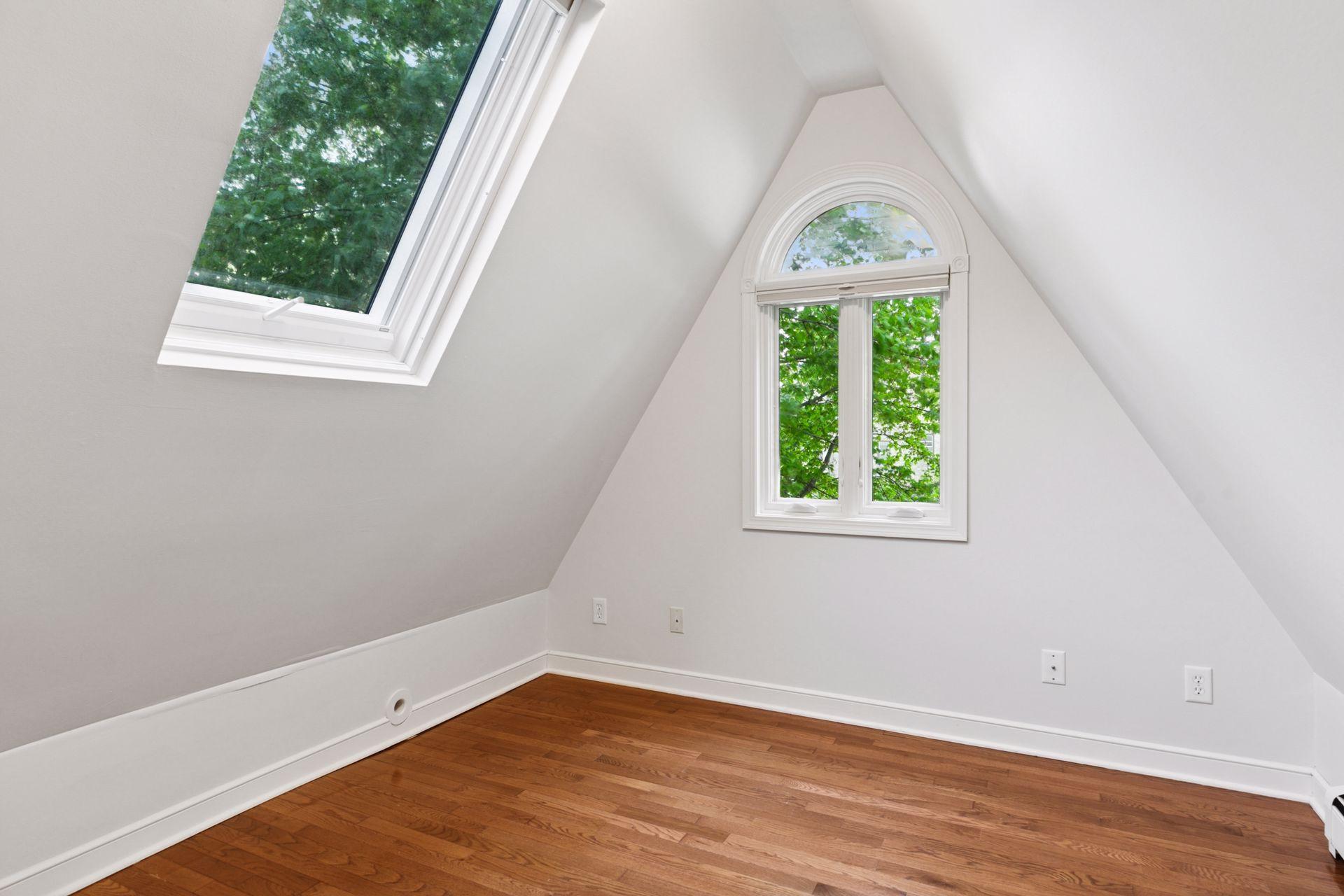 1215 Eleanor Avenue