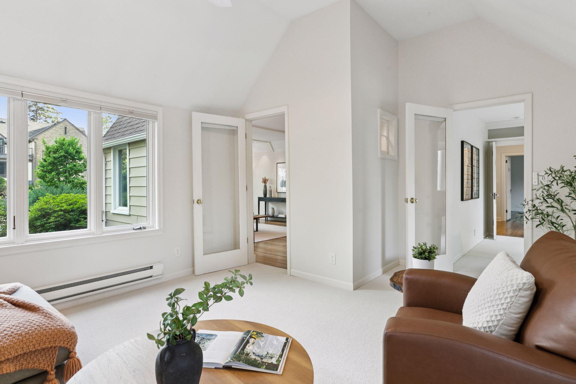 1215 Eleanor Avenue