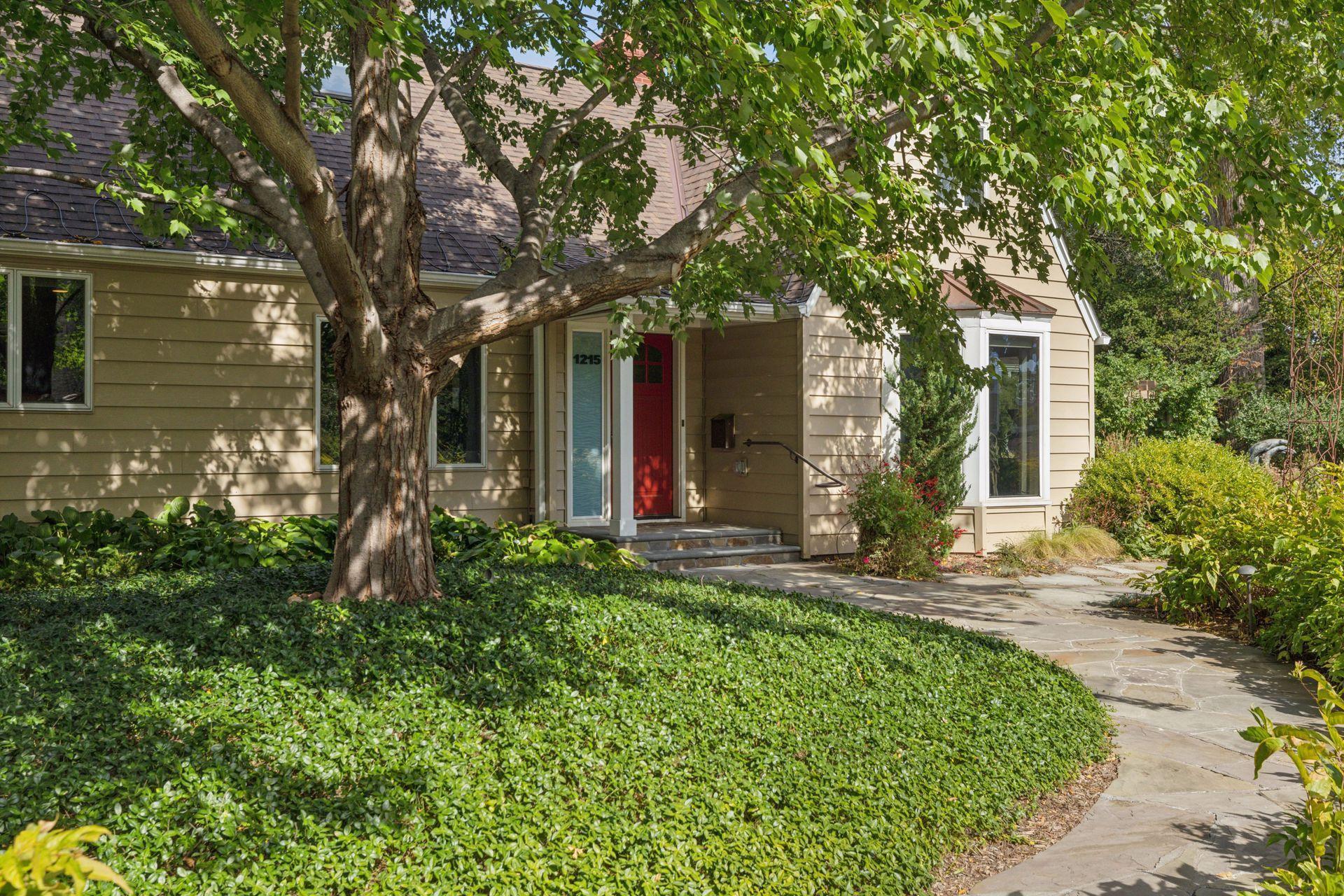 1215 Eleanor Avenue