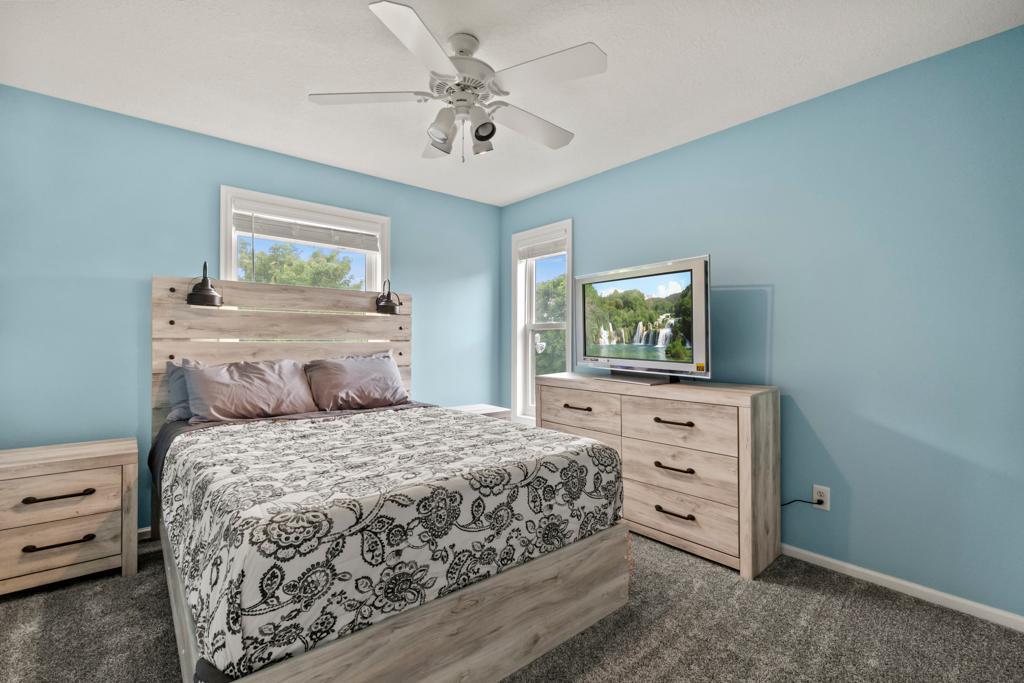 8699 190th Avenue NW