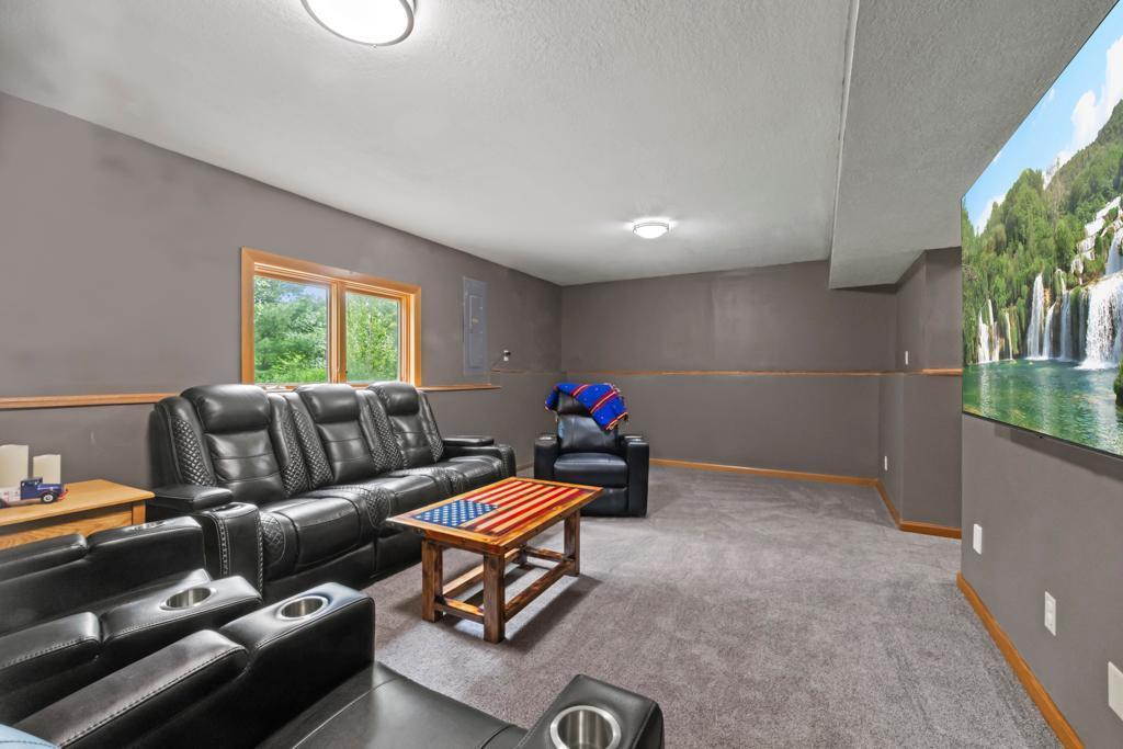 8699 190th Avenue NW