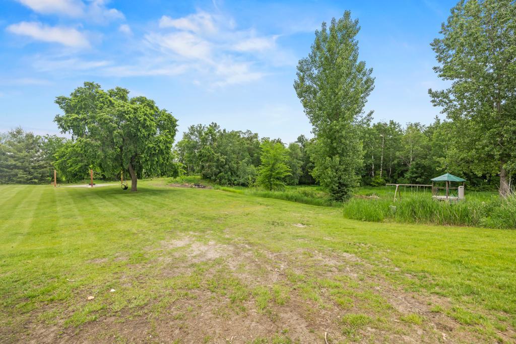 8699 190th Avenue NW