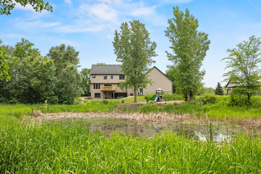 8699 190th Avenue NW