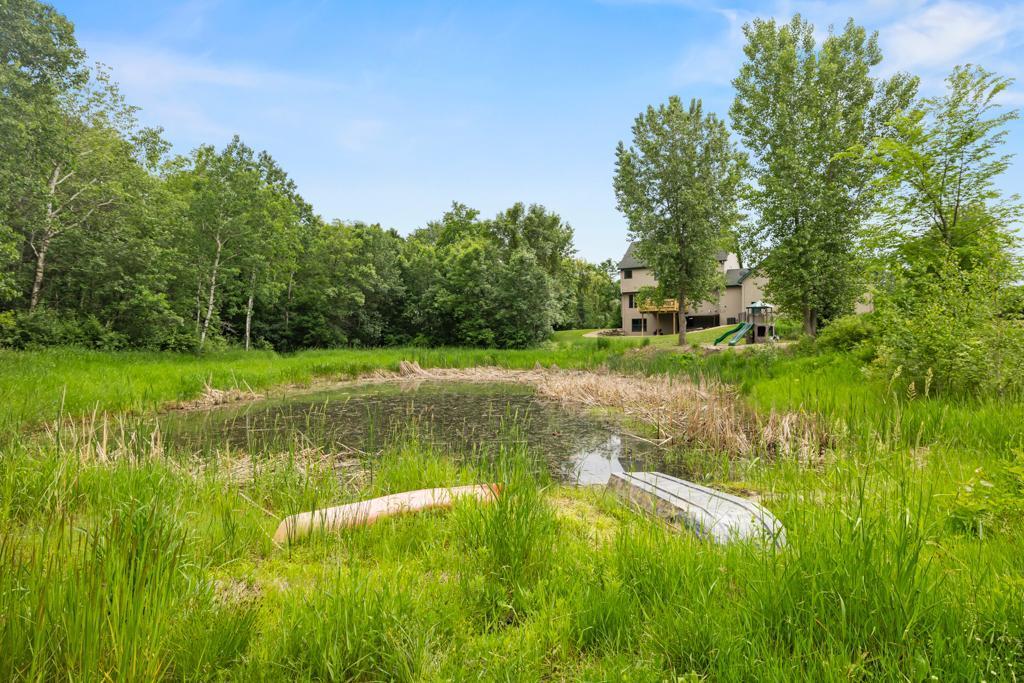 8699 190th Avenue NW