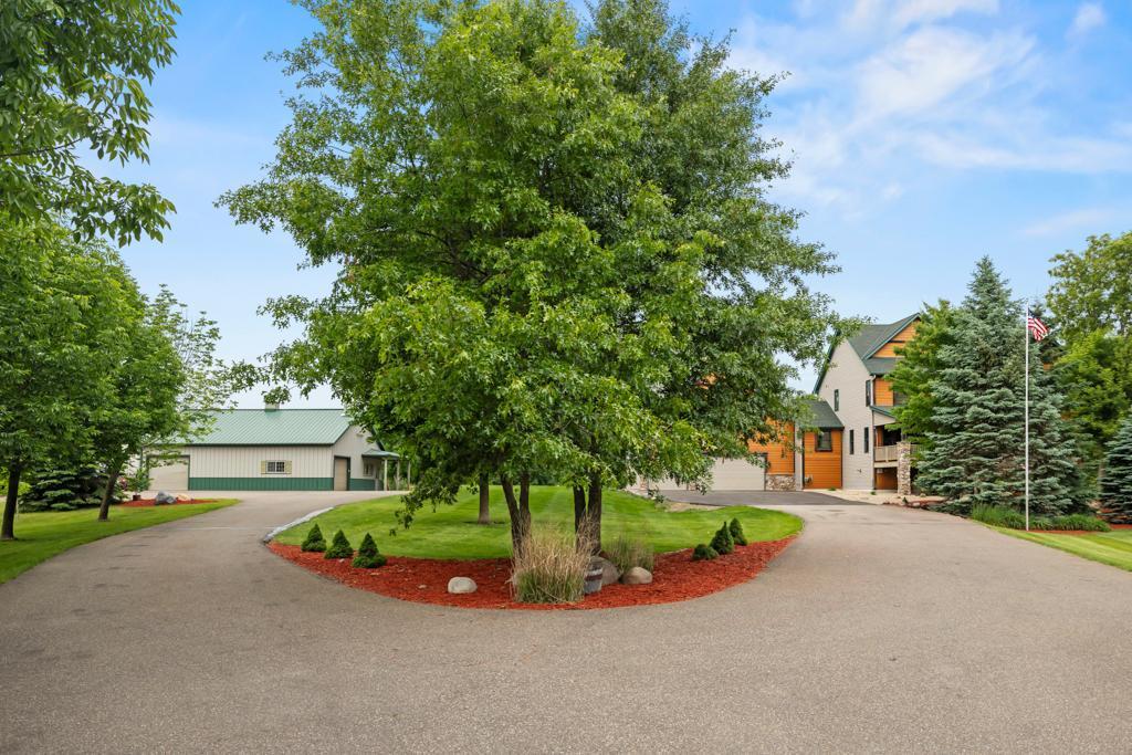 8699 190th Avenue NW