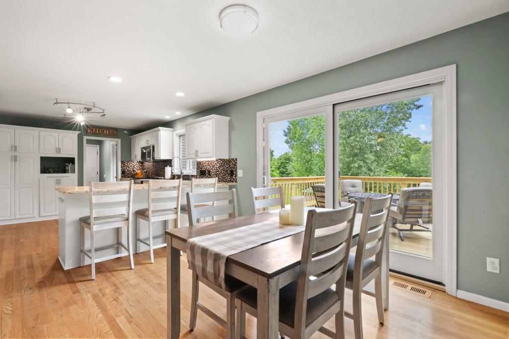 8699 190th Avenue NW